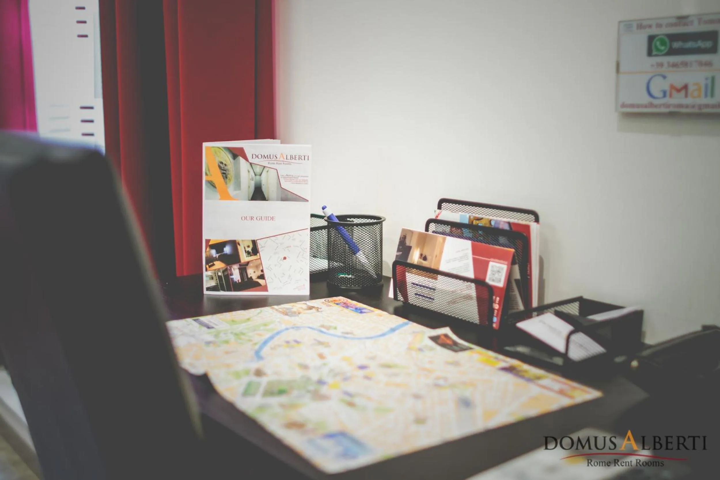 Photo of the whole room, Bed in Domus Alberti Bed & Breakfast