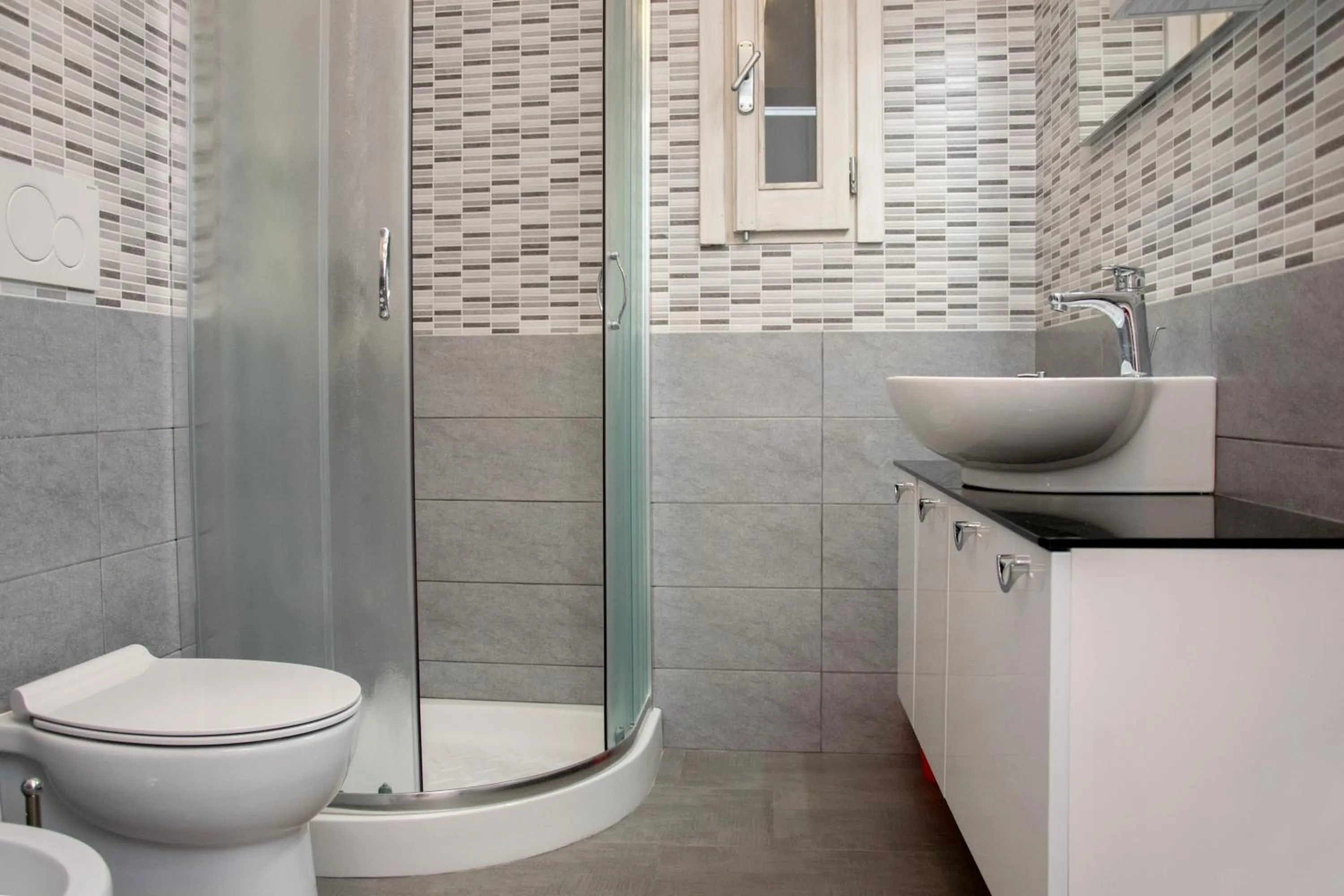 Shower in Borgo dei Filitti - B&B artistico - Piscina Solarium & Enoteca