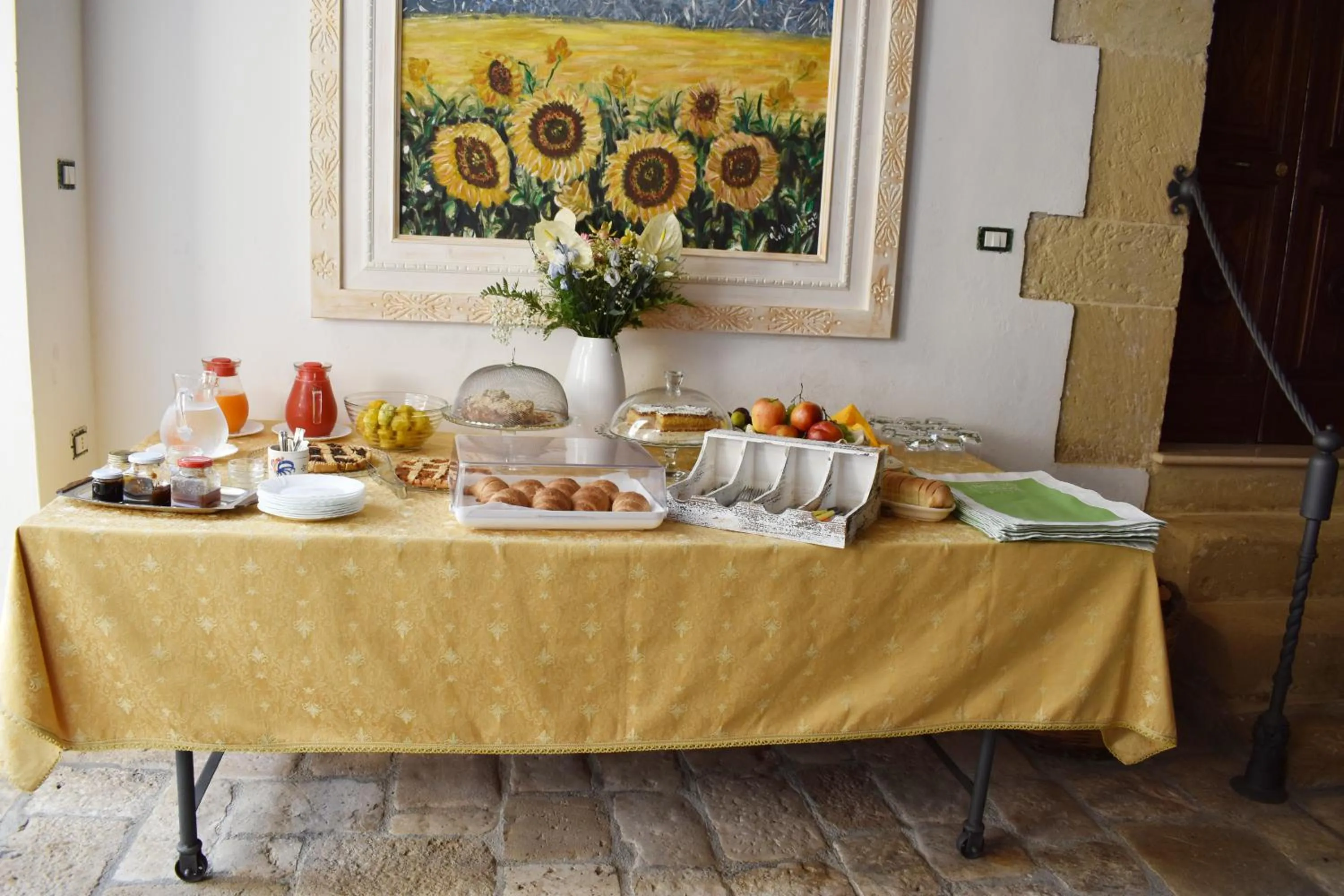 Breakfast in Borgo dei Filitti - B&B artistico - Piscina Solarium & Enoteca