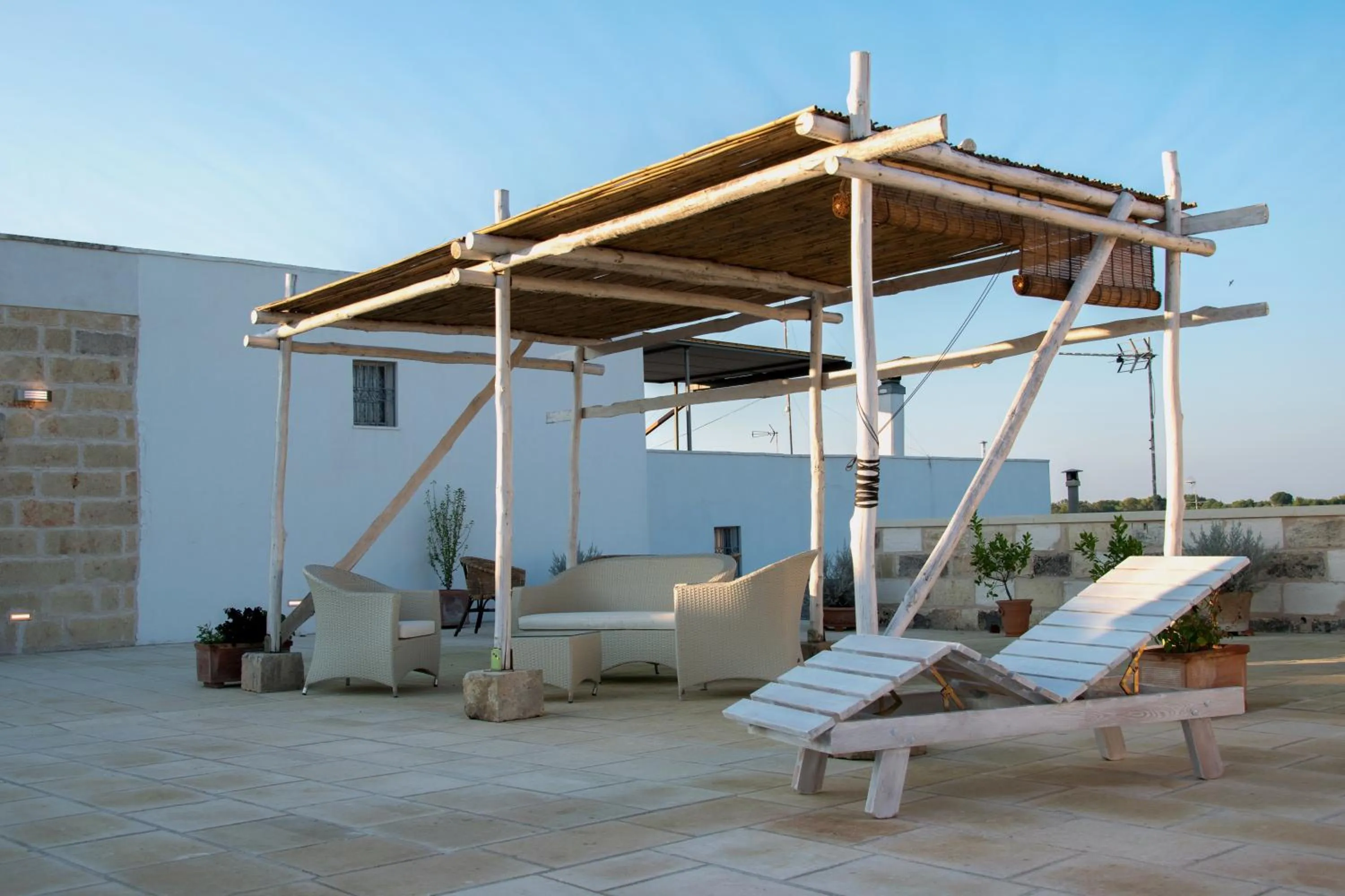 Solarium in Borgo dei Filitti - B&B artistico - Piscina Solarium & Enoteca