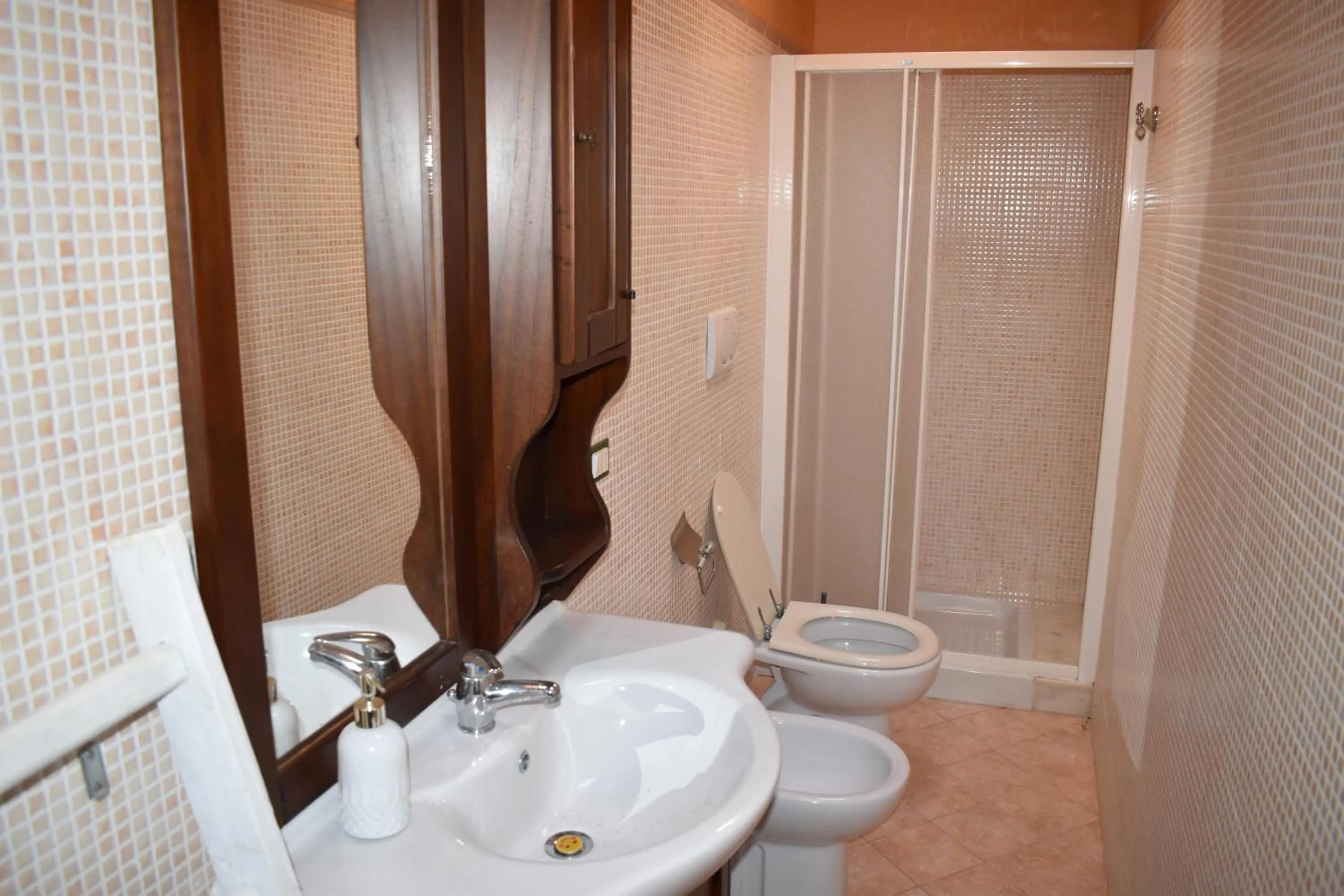 Shower in Borgo dei Filitti - B&B artistico - Piscina Solarium & Enoteca