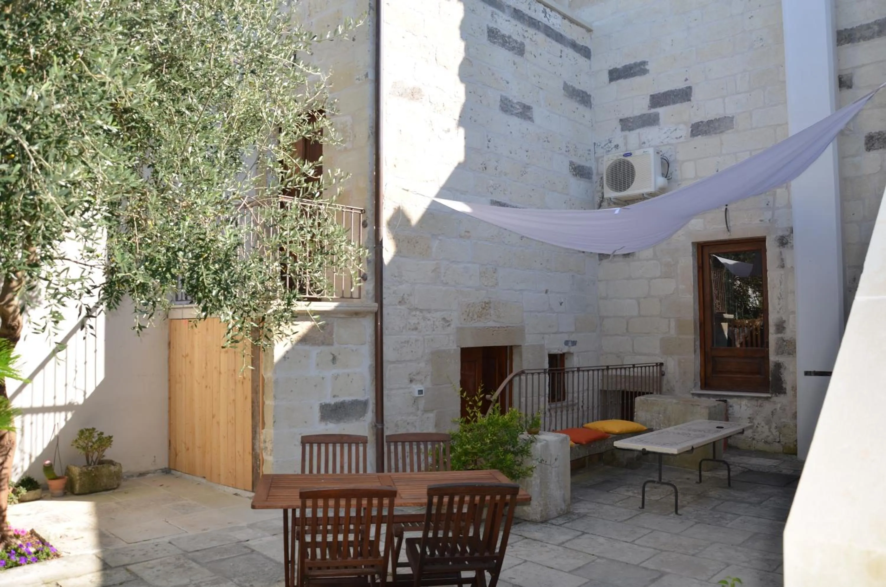 Garden in Borgo dei Filitti - B&B artistico - Piscina Solarium & Enoteca