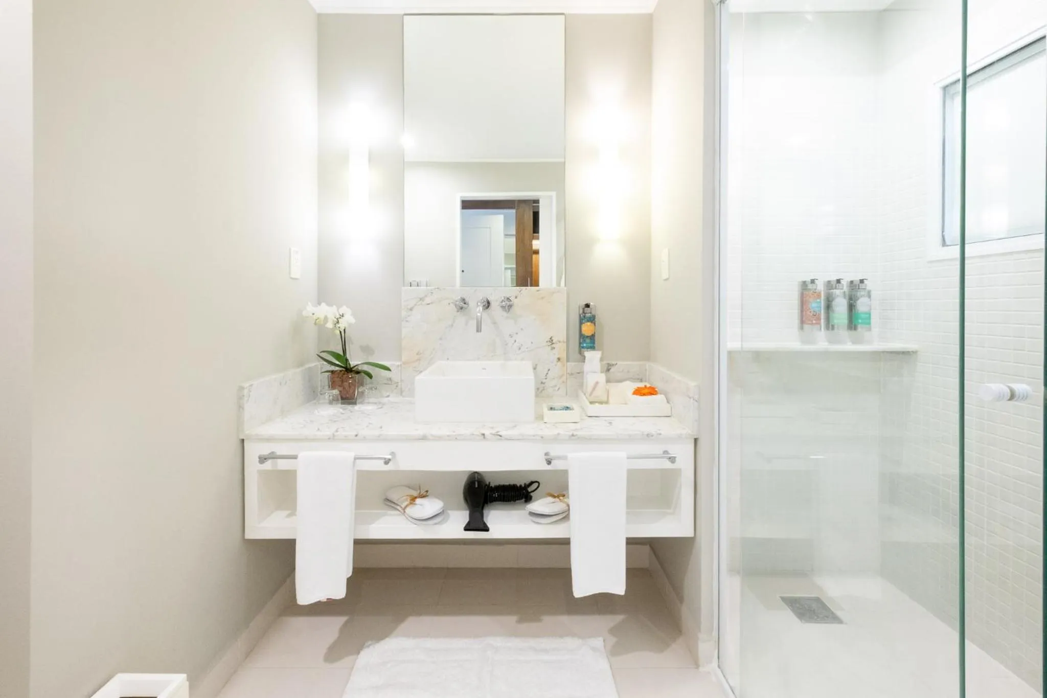 Bathroom in Hotel Jequitimar Guaruja Resort & Spa by Accor - Ex Sofitel