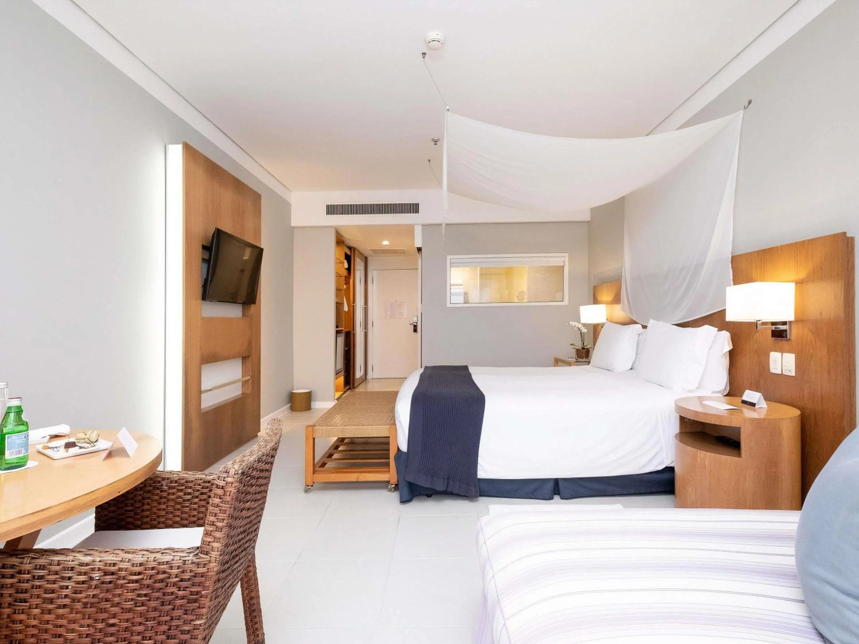 Bedroom, Bed in Hotel Jequitimar Guaruja Resort & Spa by Accor - Ex Sofitel