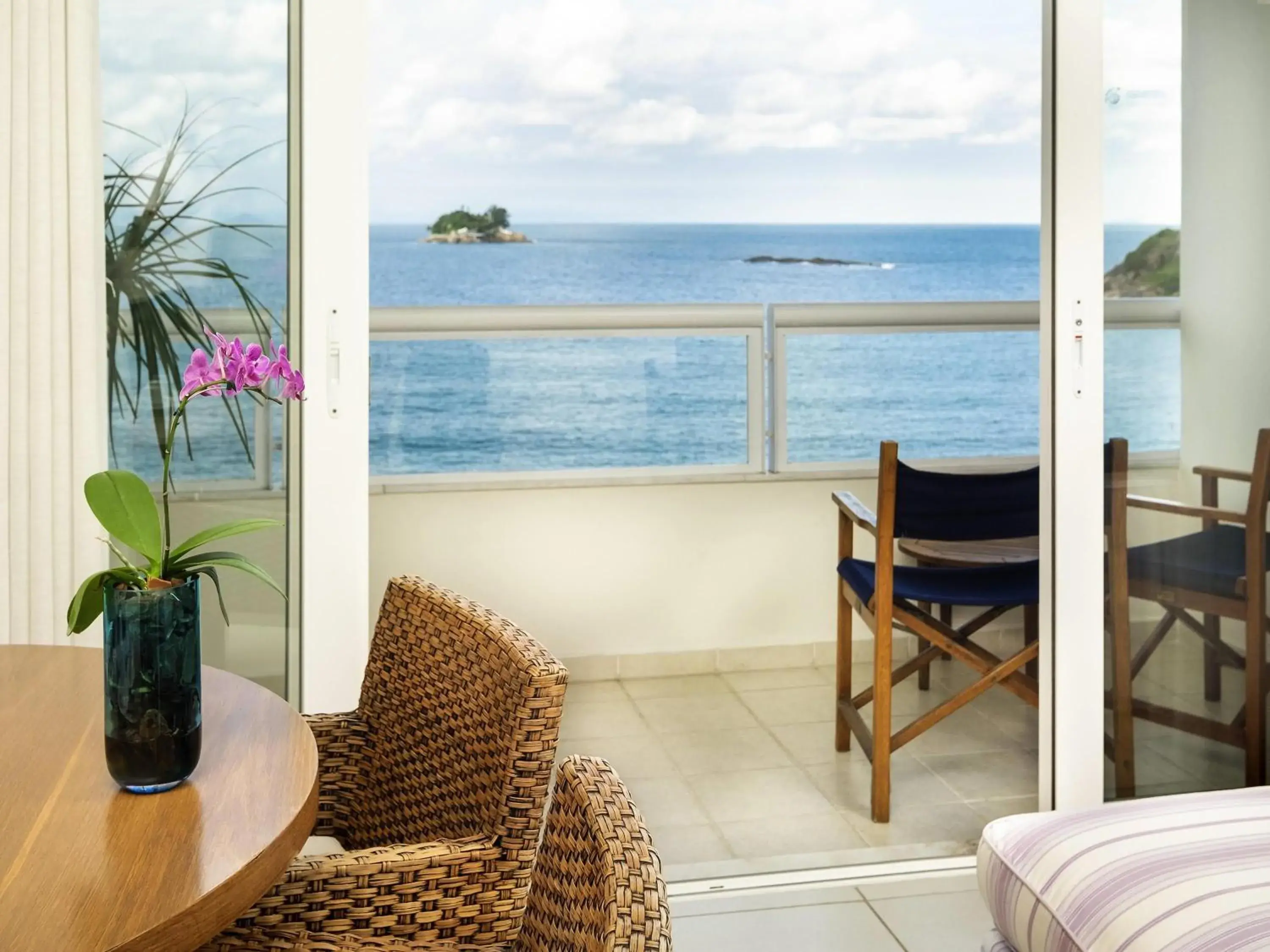 Deluxe Twin Room in Hotel Jequitimar Guaruja Resort & Spa by Accor - Ex Sofitel Deluxe Twin Room in Hotel Jequitimar Guaruja Resort & Spa by Accor - Ex Sofitel