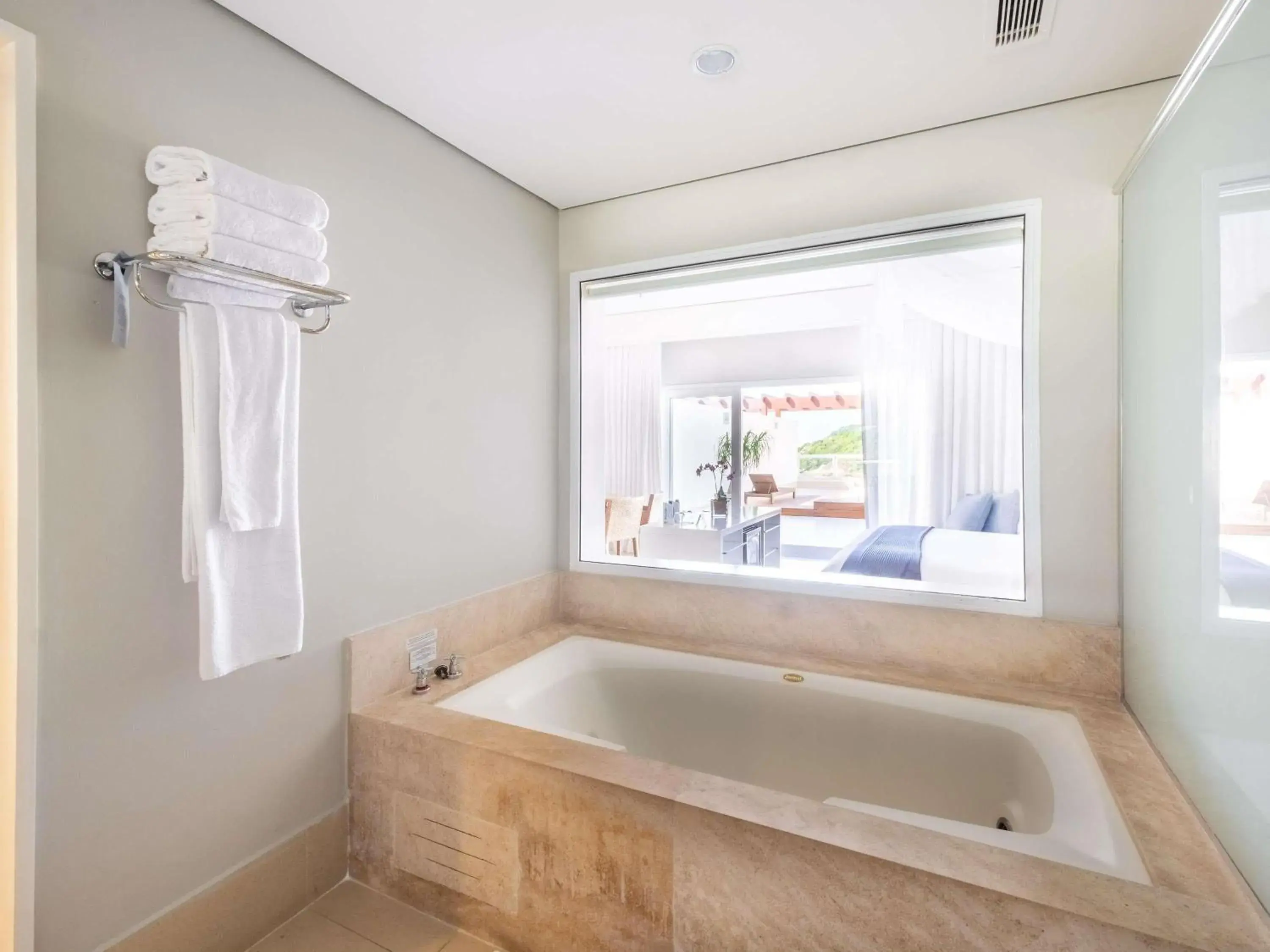 Bedroom in Hotel Jequitimar Guaruja Resort & Spa by Accor - Ex Sofitel Bedroom in Hotel Jequitimar Guaruja Resort & Spa by Accor - Ex Sofitel