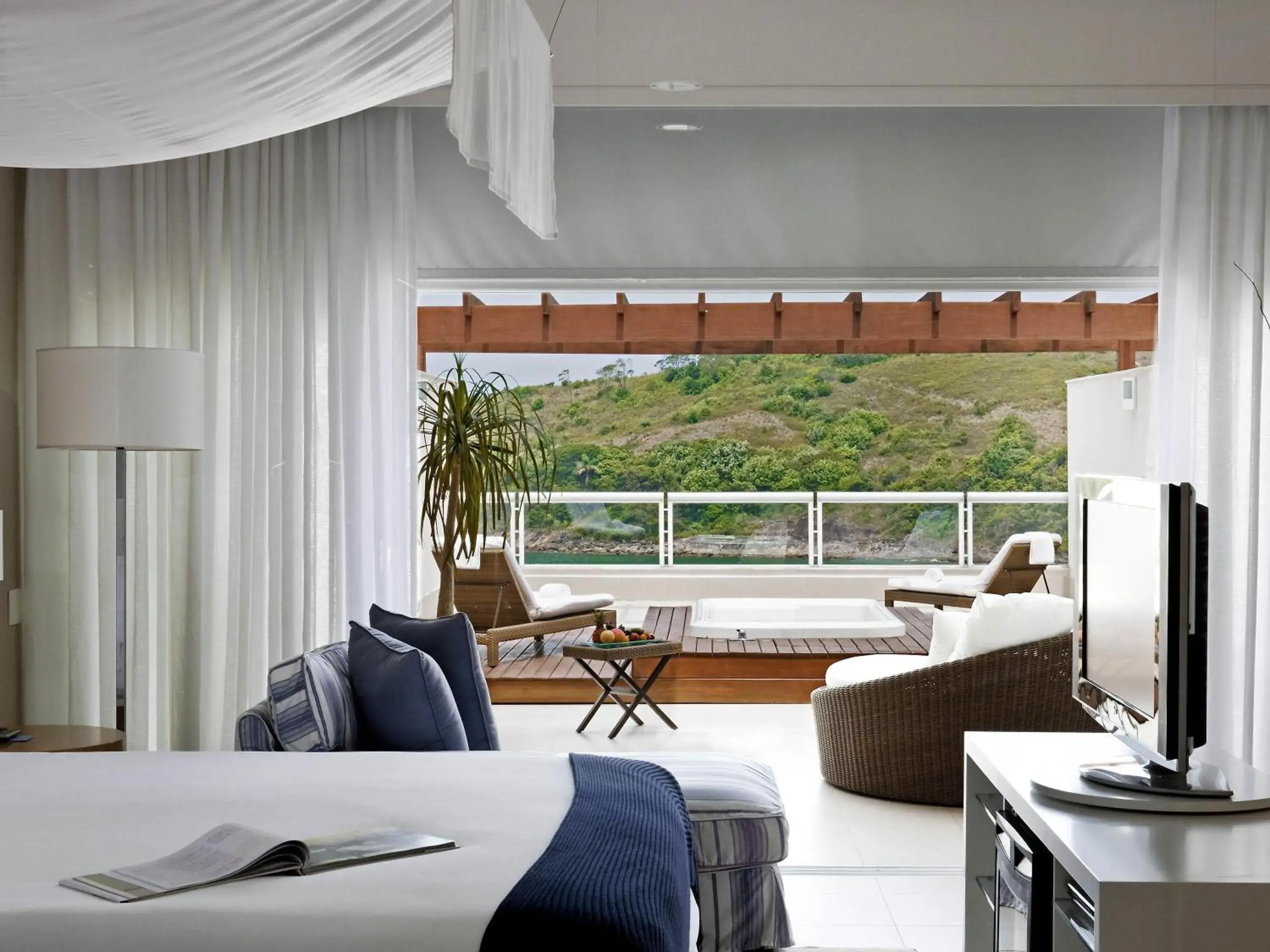 Bedroom in Hotel Jequitimar Guaruja Resort & Spa by Accor - Ex Sofitel Bedroom in Hotel Jequitimar Guaruja Resort & Spa by Accor - Ex Sofitel