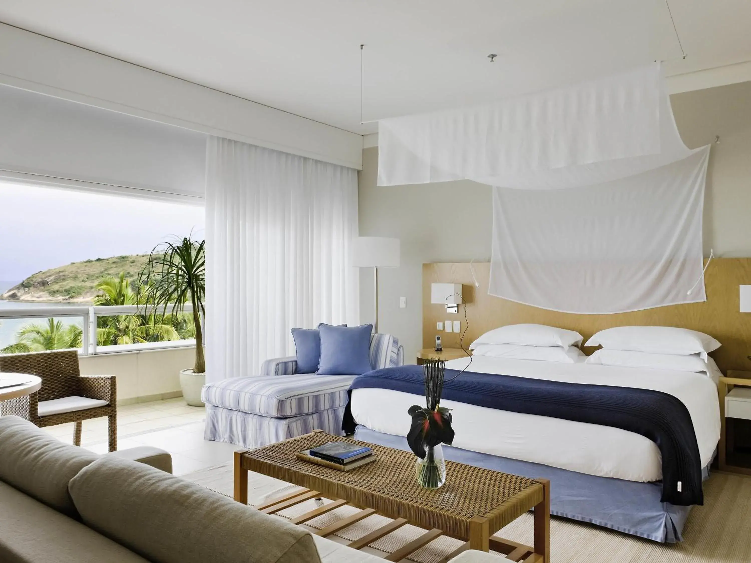 Luxury King Suite with Balcony and Sea View in Hotel Jequitimar Guaruja Resort & Spa by Accor - Ex Sofitel Luxury King Suite with Balcony and Sea View in Hotel Jequitimar Guaruja Resort & Spa by Accor - Ex Sofitel
