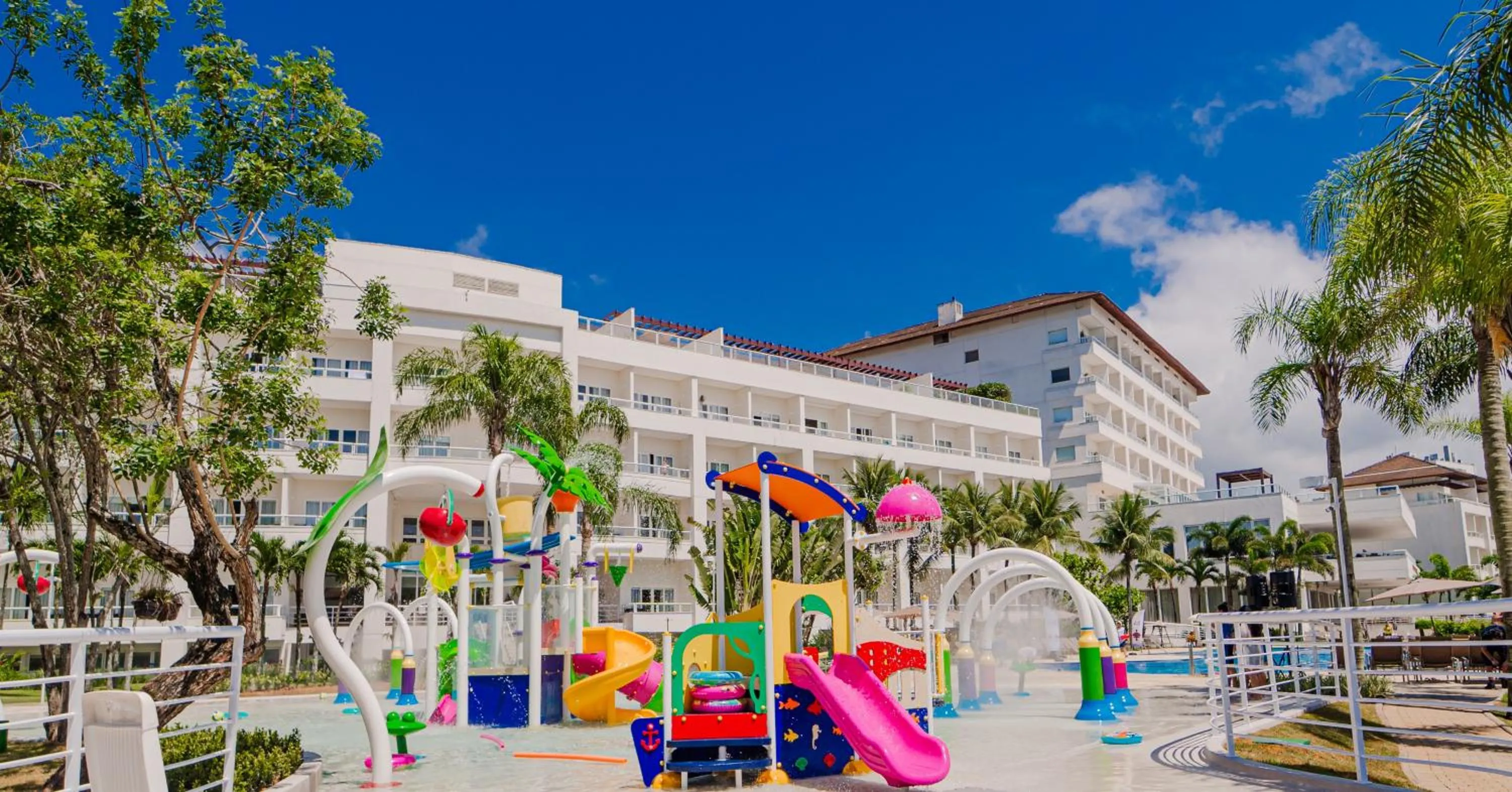 Pool view in Hotel Jequitimar Guaruja Resort & Spa by Accor - Ex Sofitel