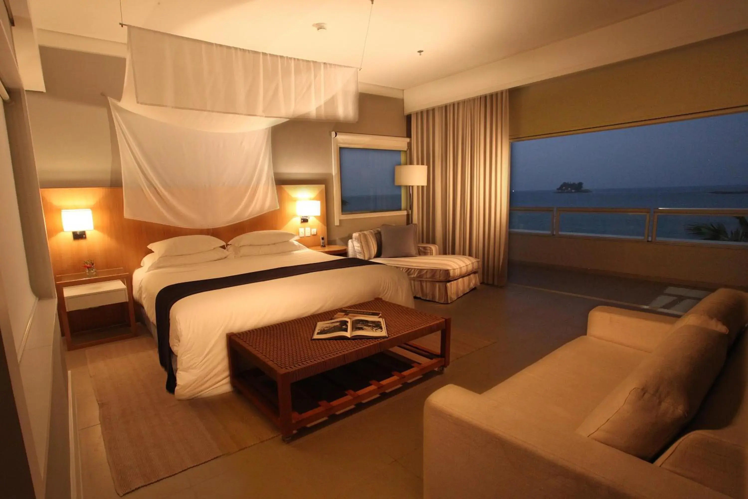 Bedroom, Bed in Hotel Jequitimar Guaruja Resort & Spa by Accor - Ex Sofitel Bedroom, Bed in Hotel Jequitimar Guaruja Resort & Spa by Accor - Ex Sofitel