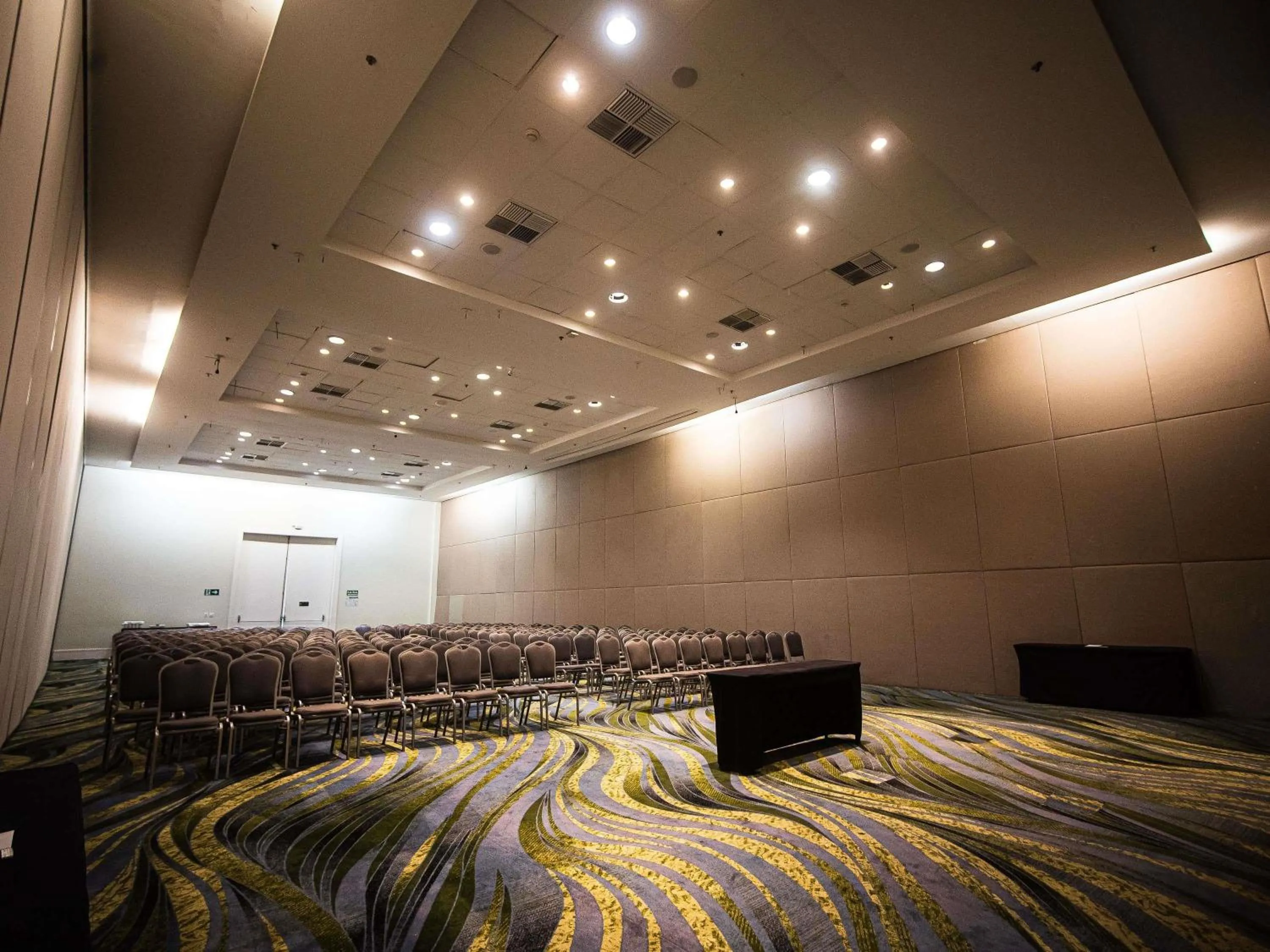Meeting/conference room in Hotel Jequitimar Guaruja Resort & Spa by Accor - Ex Sofitel