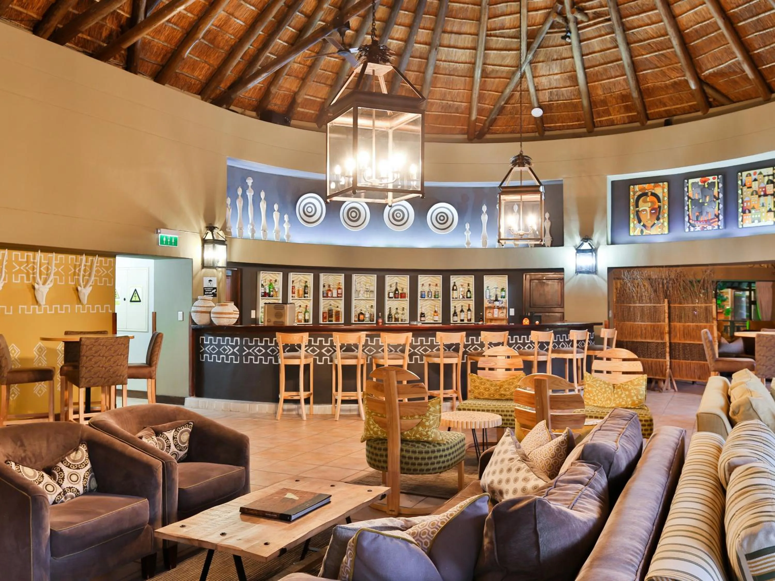 Lounge or bar in Ivory Tree Game Lodge