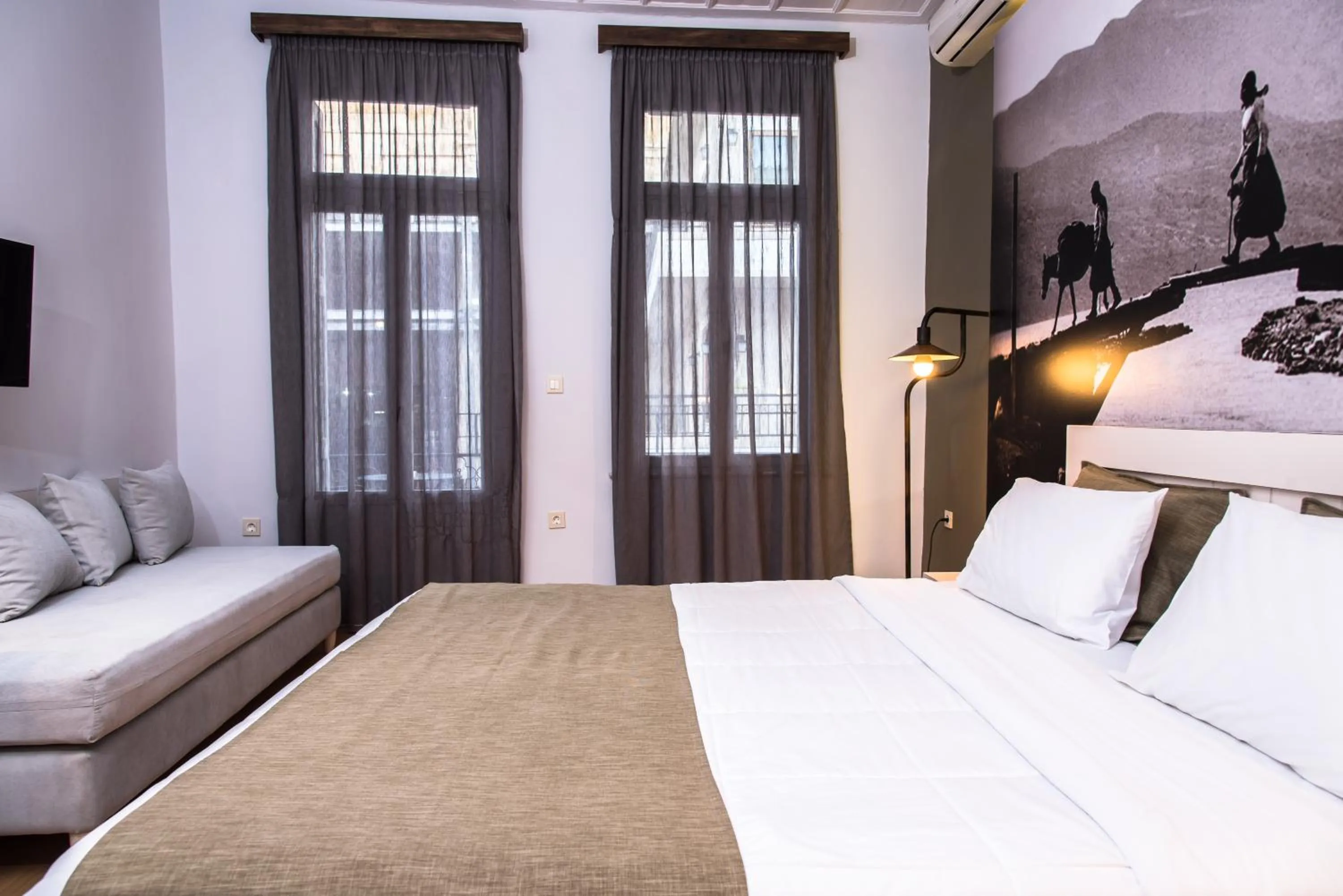 Photo of the whole room, Bed in Elia Daliani