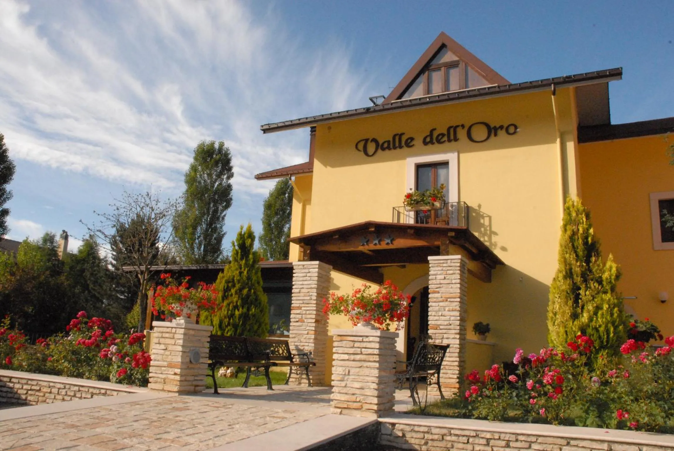 Facade/entrance in Hotel Valle dell' Oro