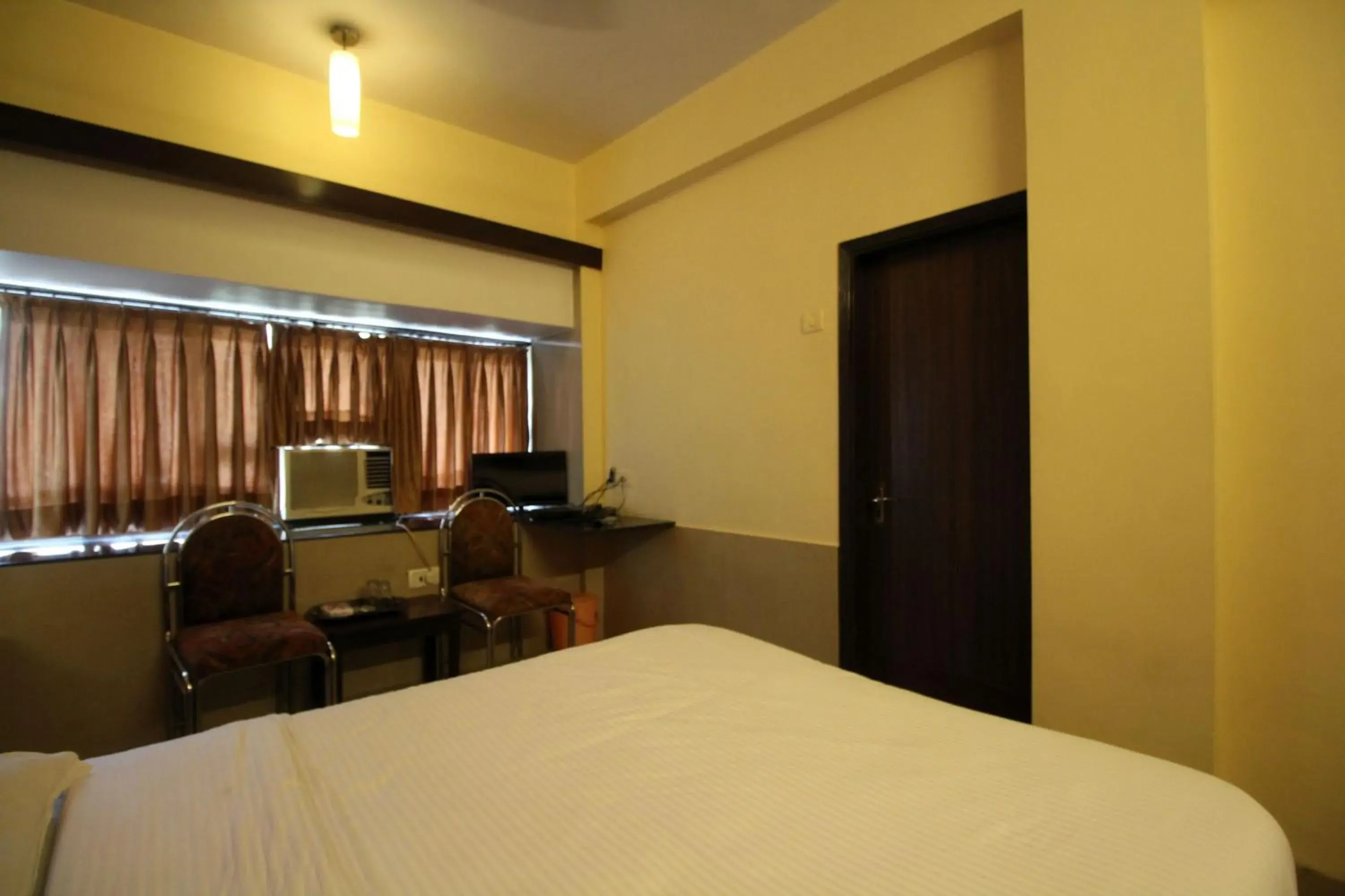 Standard Double Room - single occupancy in HOTEL GOLDEN PALACE PVT LTD Standard Double Room - single occupancy in HOTEL GOLDEN PALACE PVT LTD