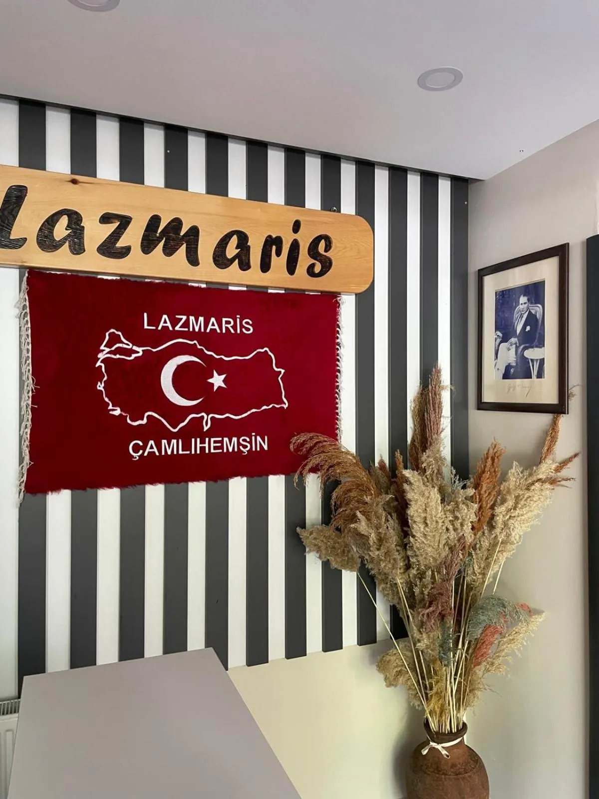 Lazmaris Suit