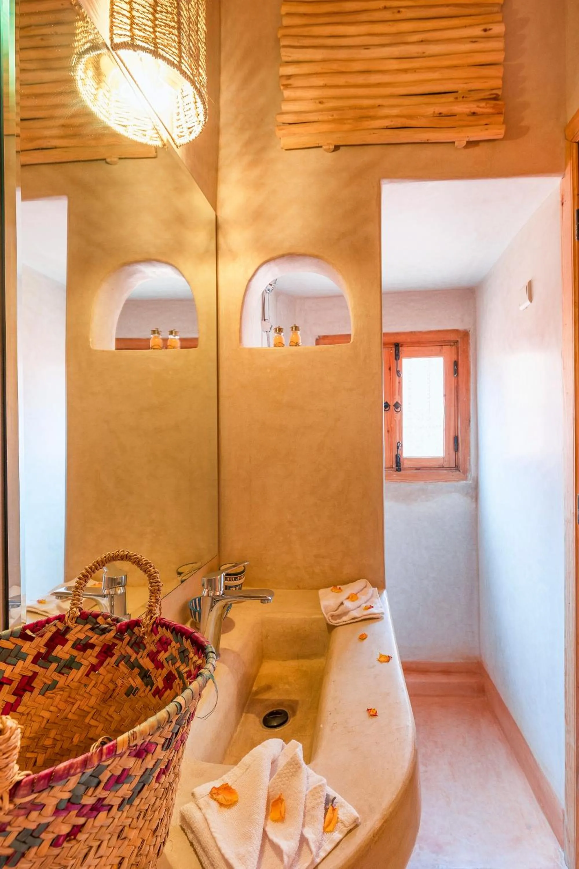 Bathroom, Bed in Riad Mama