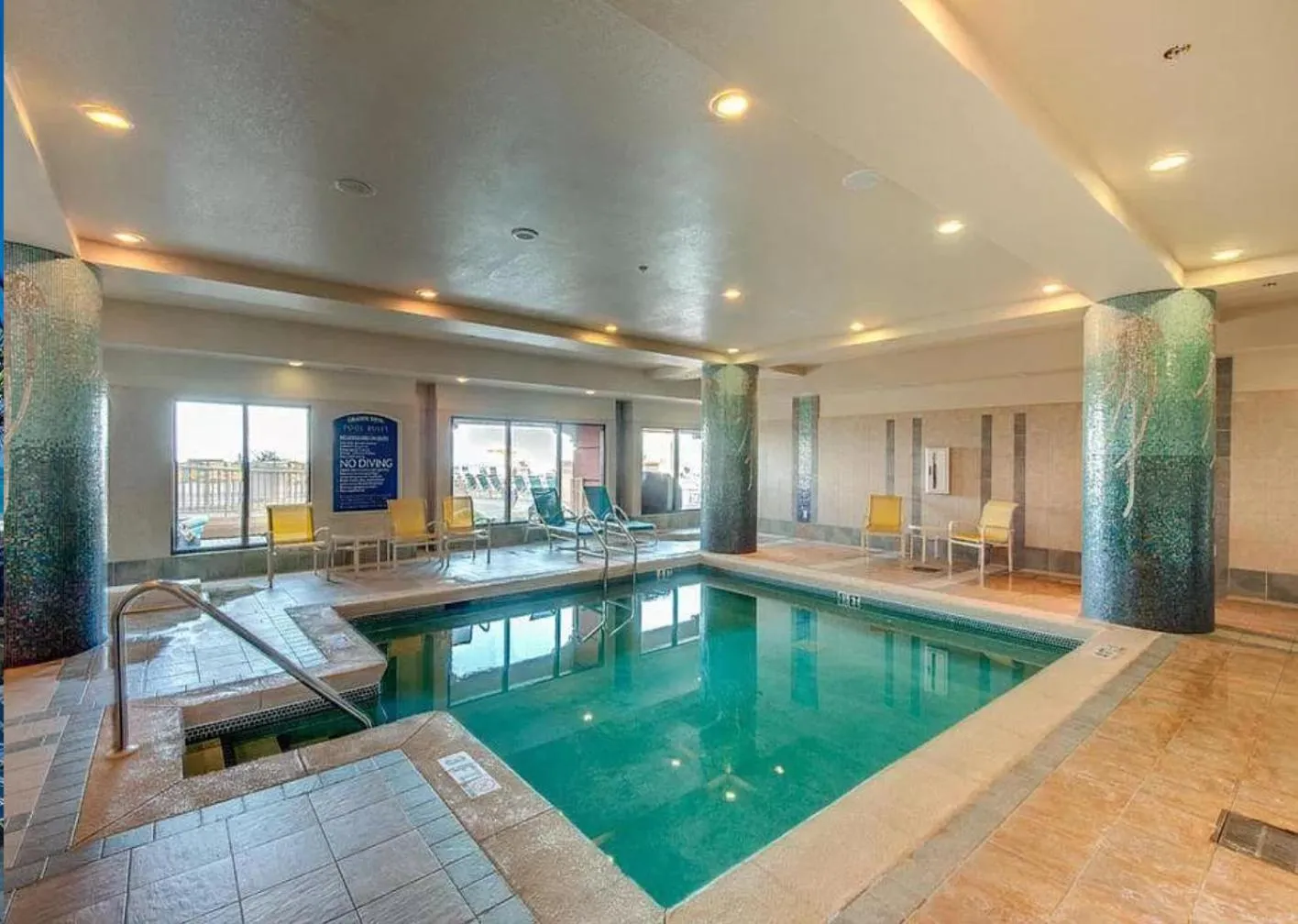 Bright, Corner Unit With Incredible Gulf And Sunset Views!