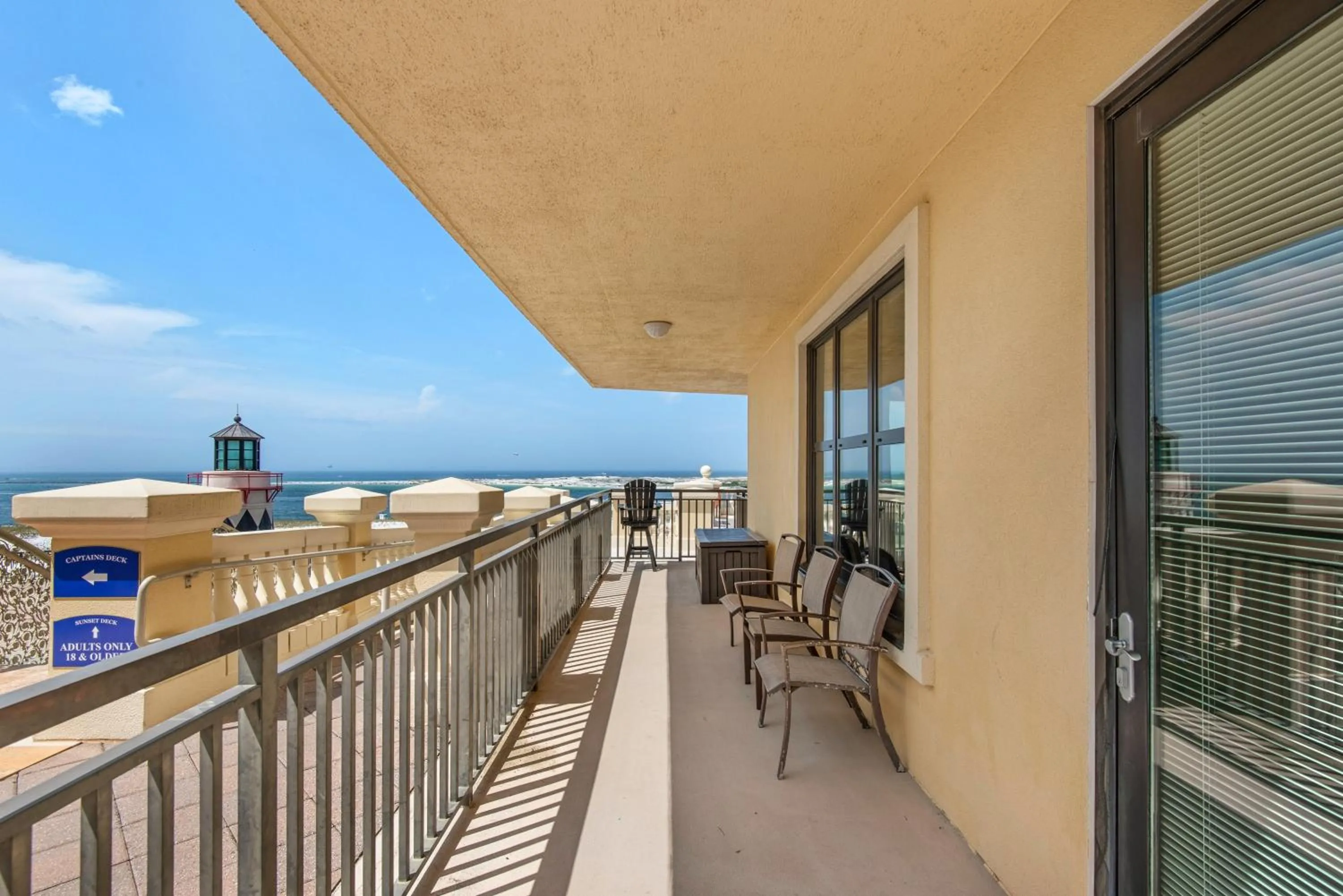 Bright, Corner Unit With Incredible Gulf And Sunset Views!