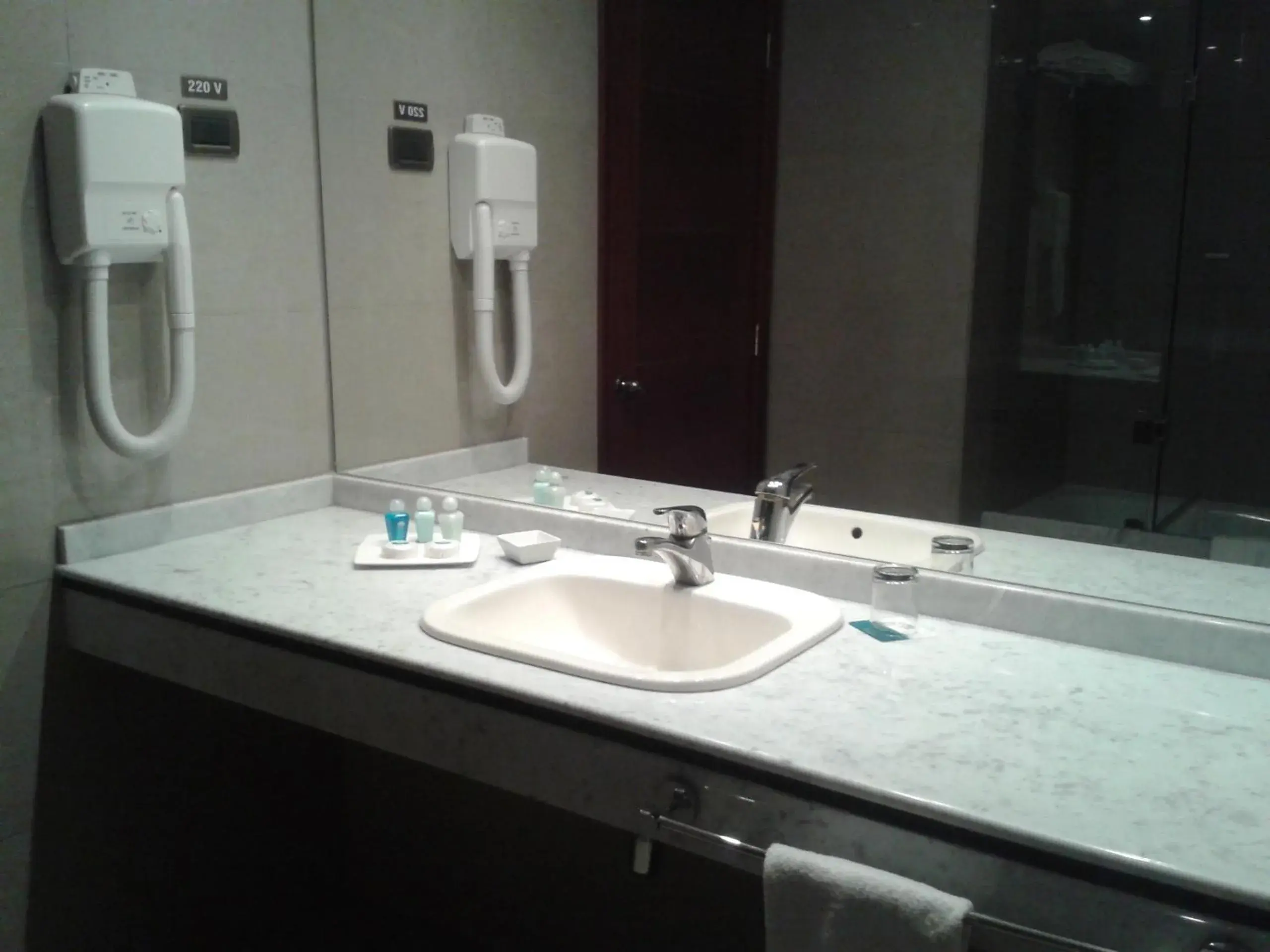 Standard Double Room with Two Double Beds in Hotel Chagall Standard Double Room with Two Double Beds in Hotel Chagall