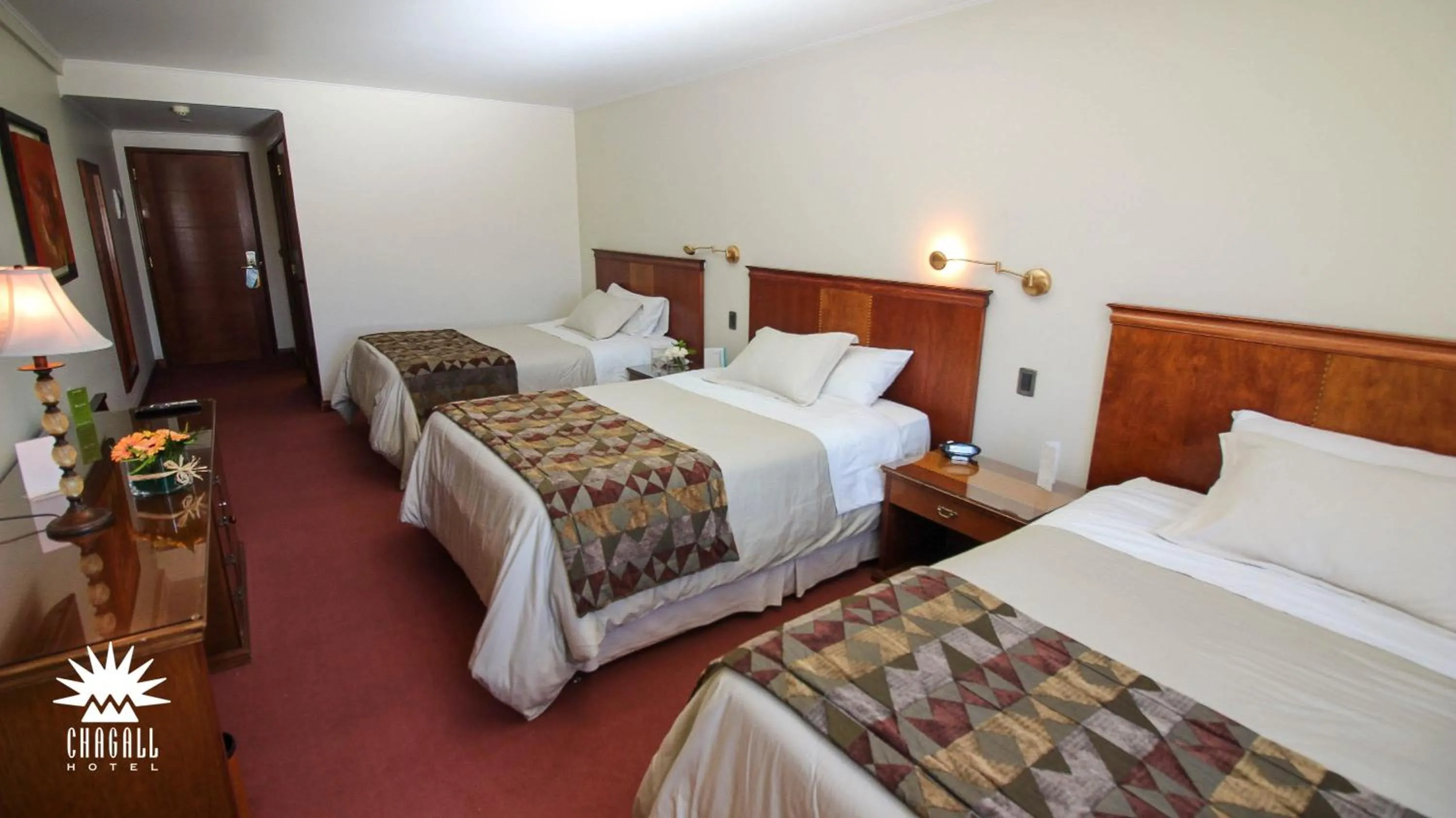 Standard Triple Room in Hotel Chagall