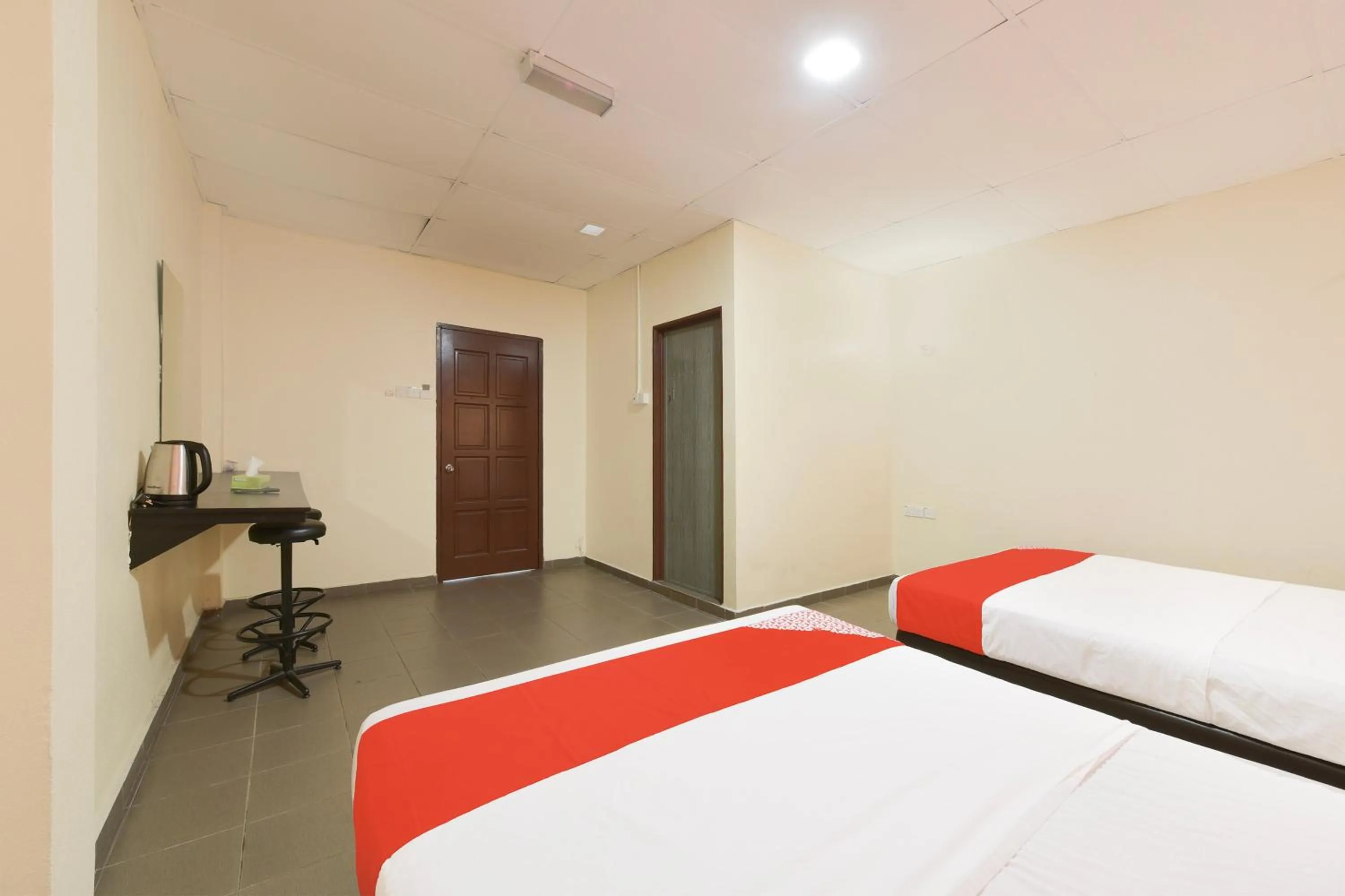 Bedroom, Bed in Hotel O Gest Inn