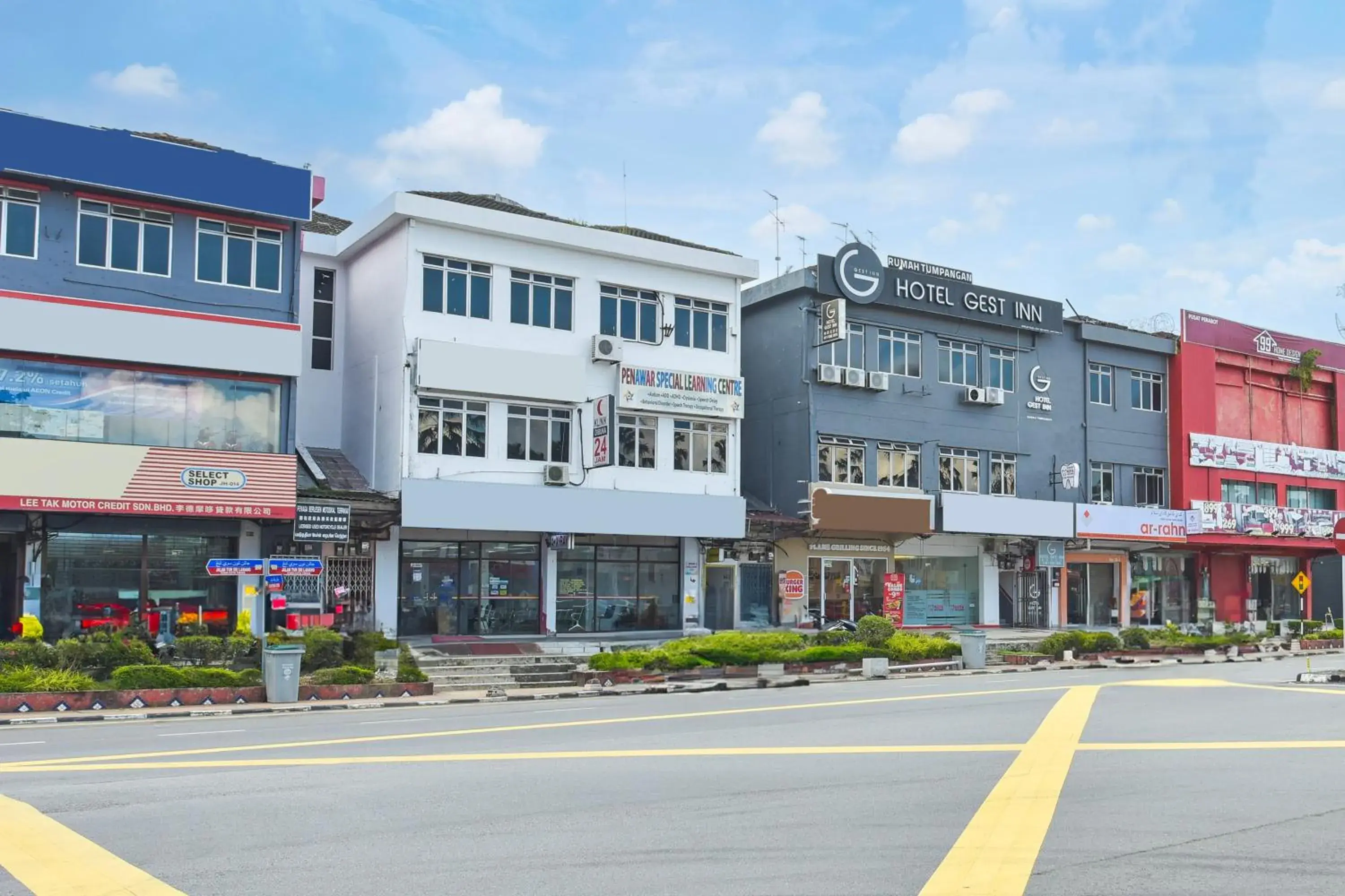 Facade/entrance in Hotel O Gest Inn Facade/entrance in Hotel O Gest Inn