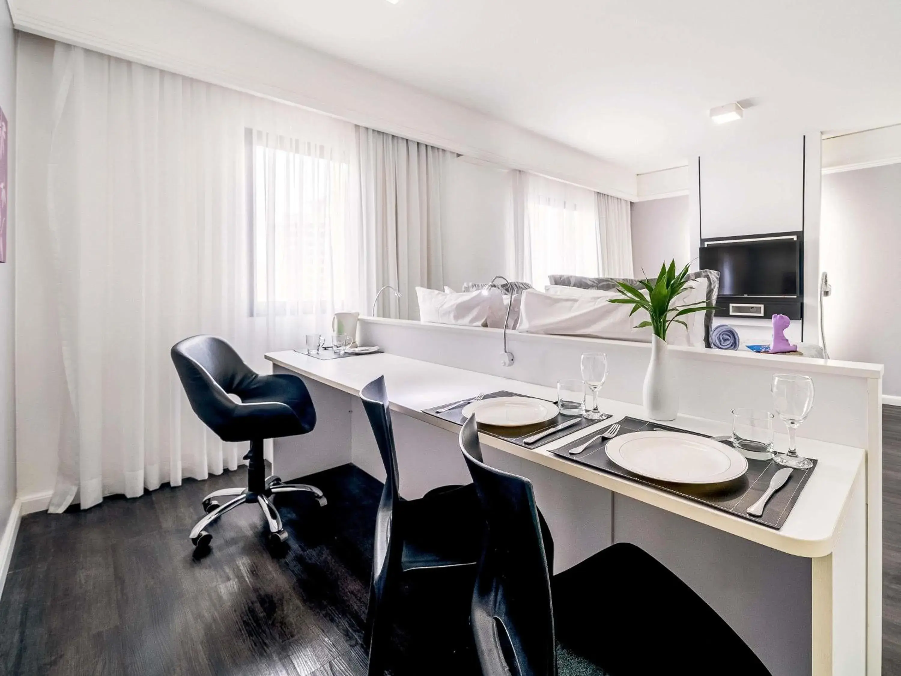 Superior Apartment with One Double Bed and One Sofa Bed for 1 person in Mercure São Paulo Ibirapuera Privilege Superior Apartment with One Double Bed and One Sofa Bed for 1 person in Mercure São Paulo Ibirapuera Privilege