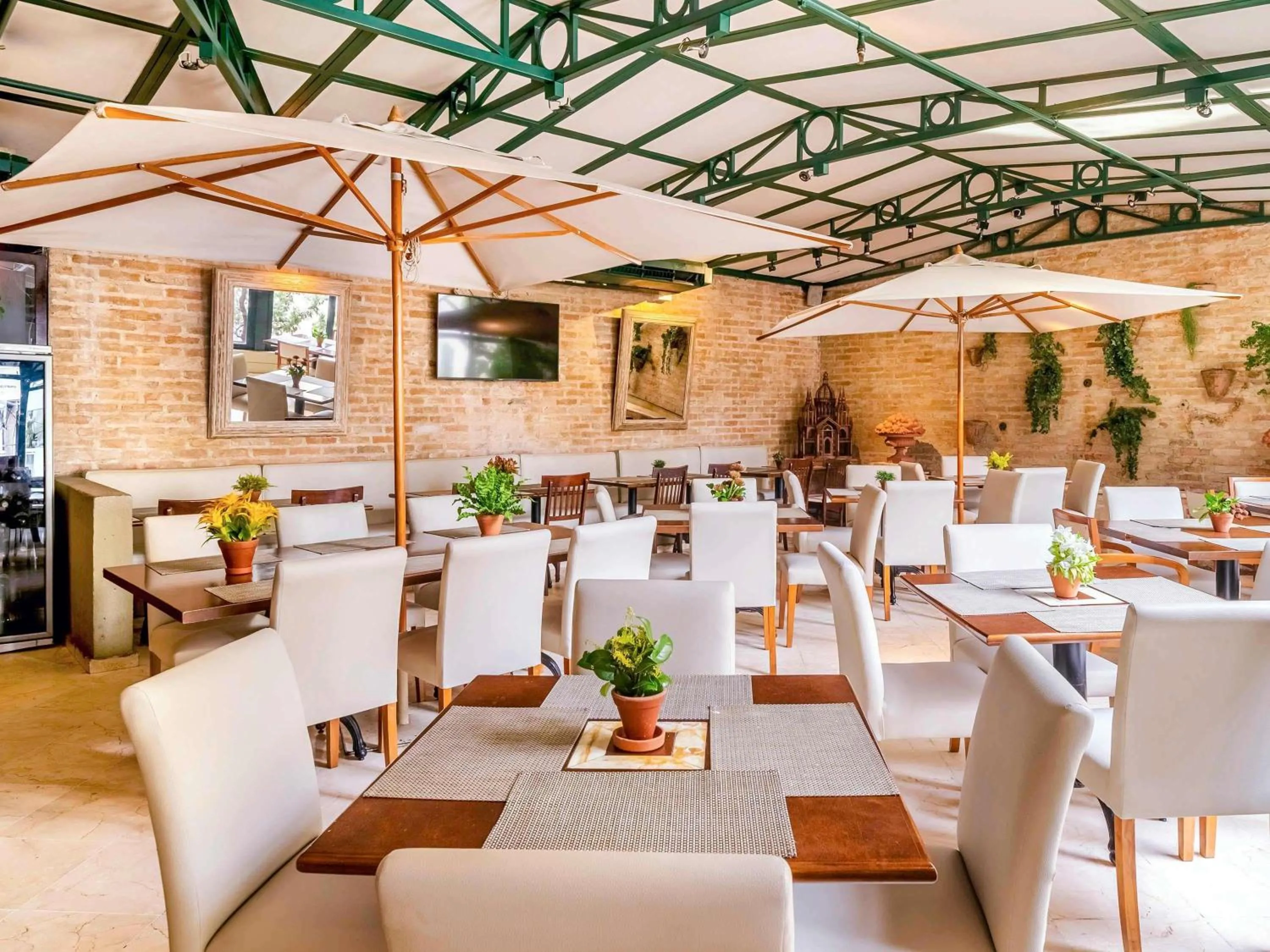 Restaurant/places to eat in Mercure São Paulo Ibirapuera Privilege