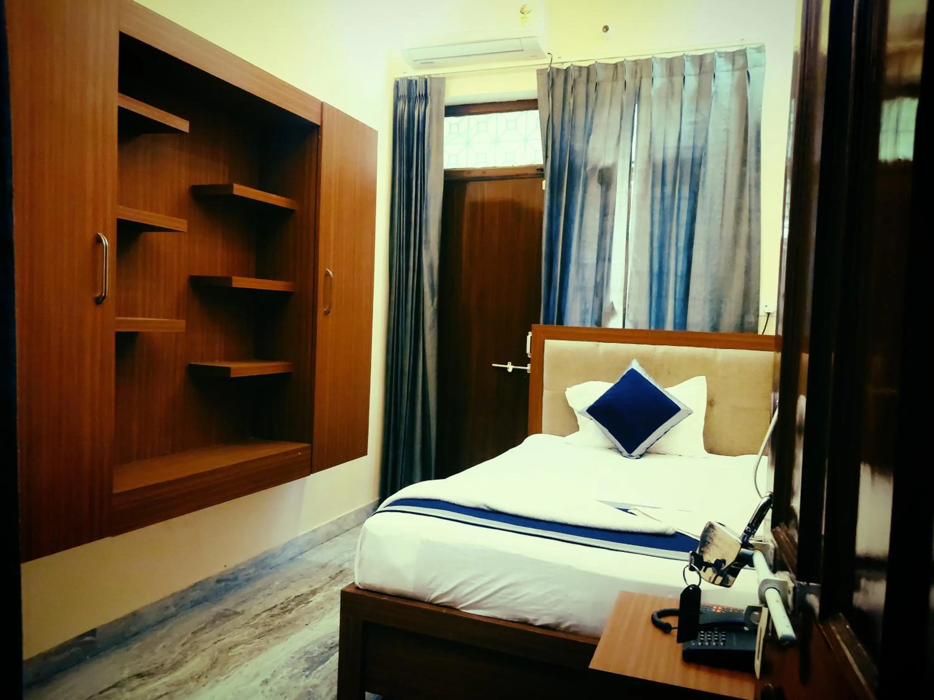 Bedroom, Bed in Kashyaam Inn