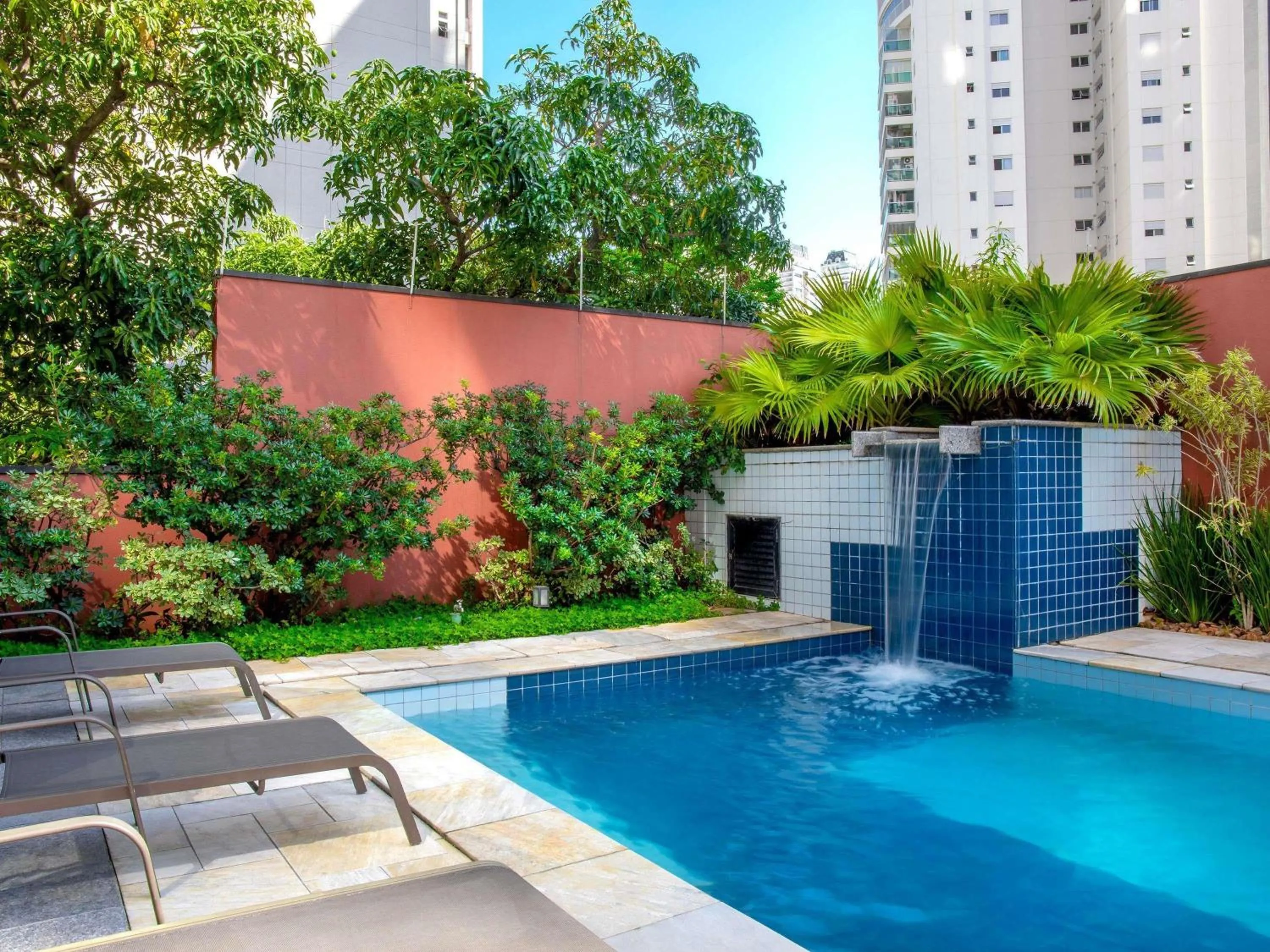 Pool view in Mercure Sao Paulo Berrini