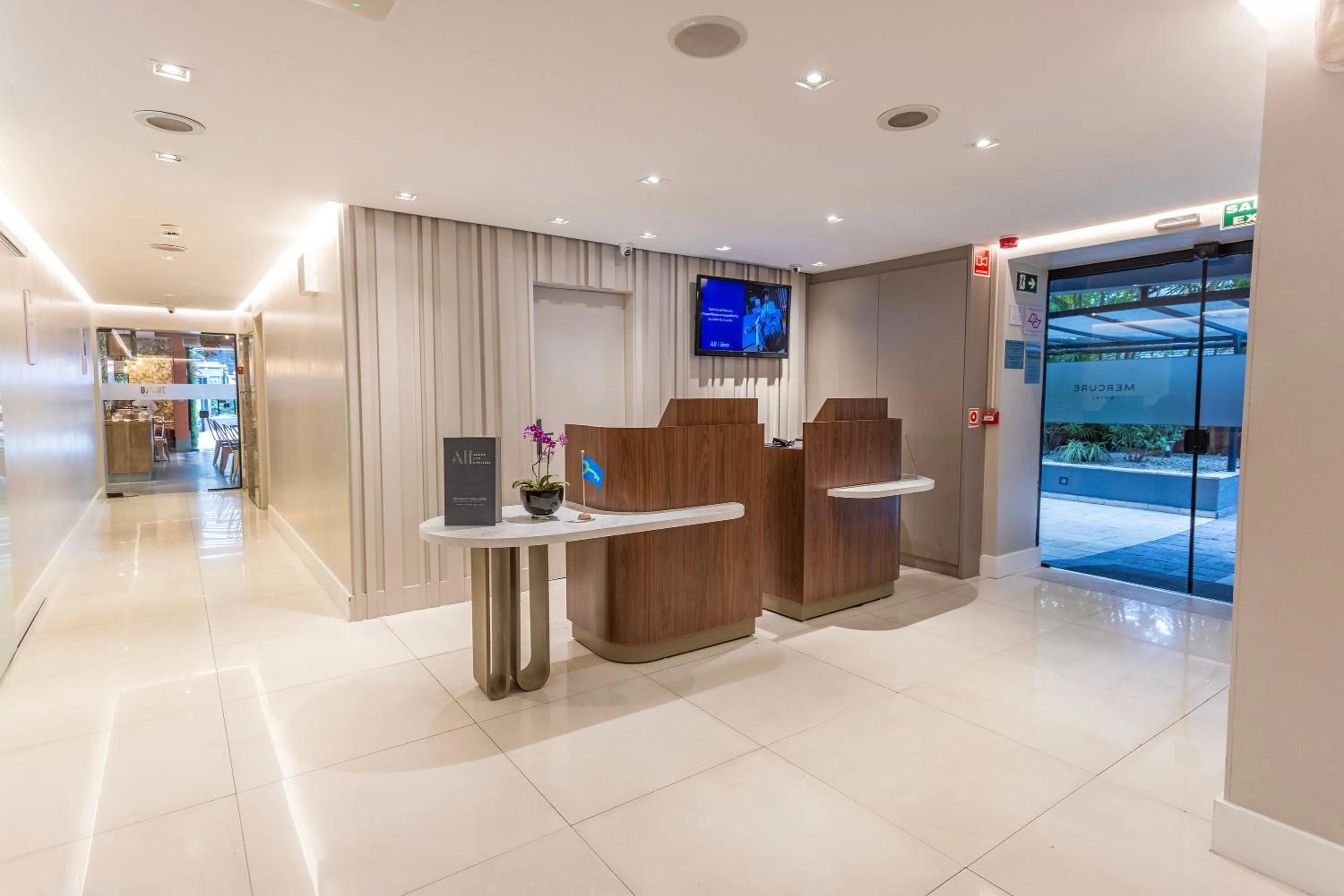 Lobby or reception in Mercure Sao Paulo Berrini