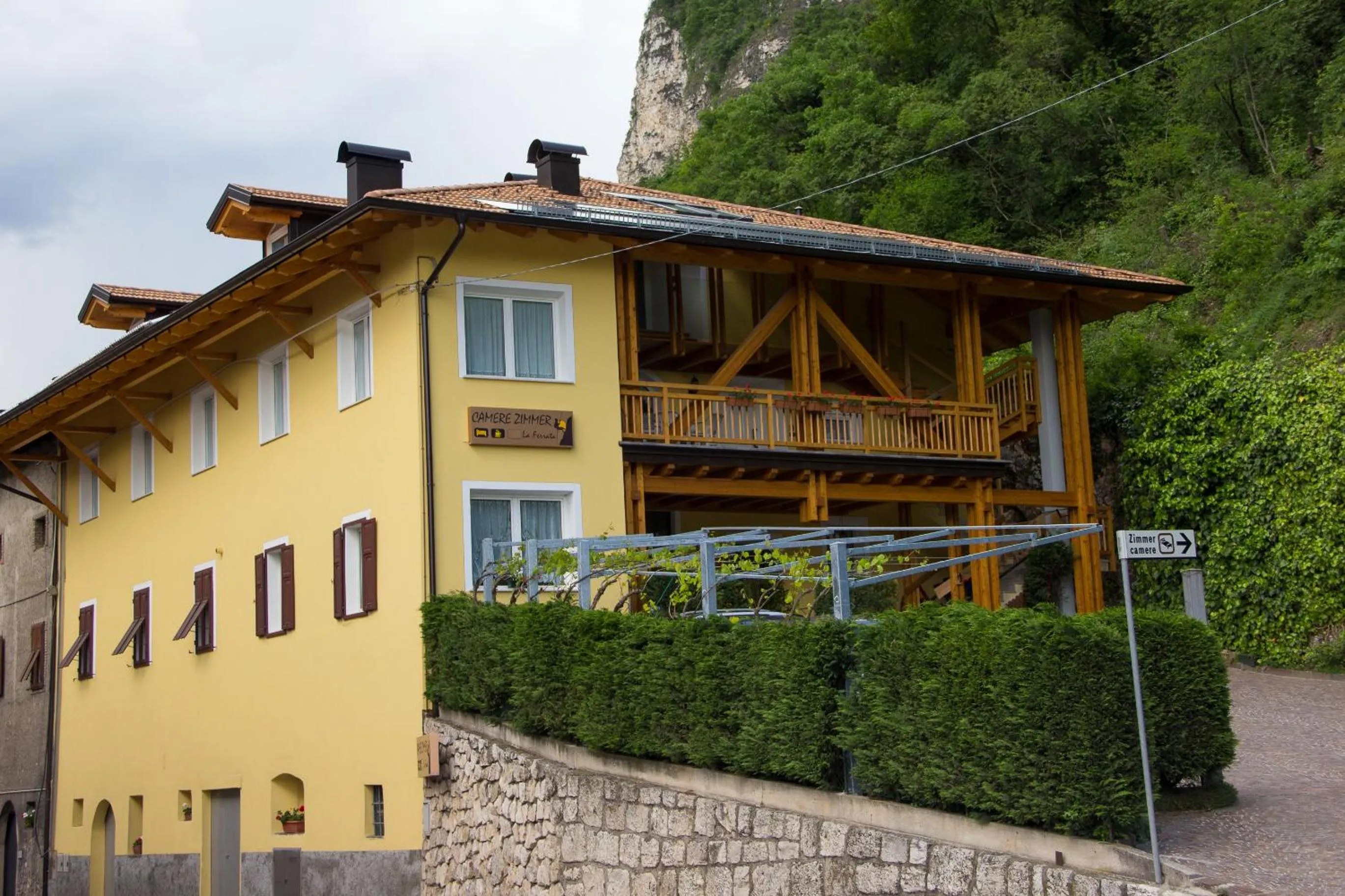 Property building in Affittacamere La Ferrata