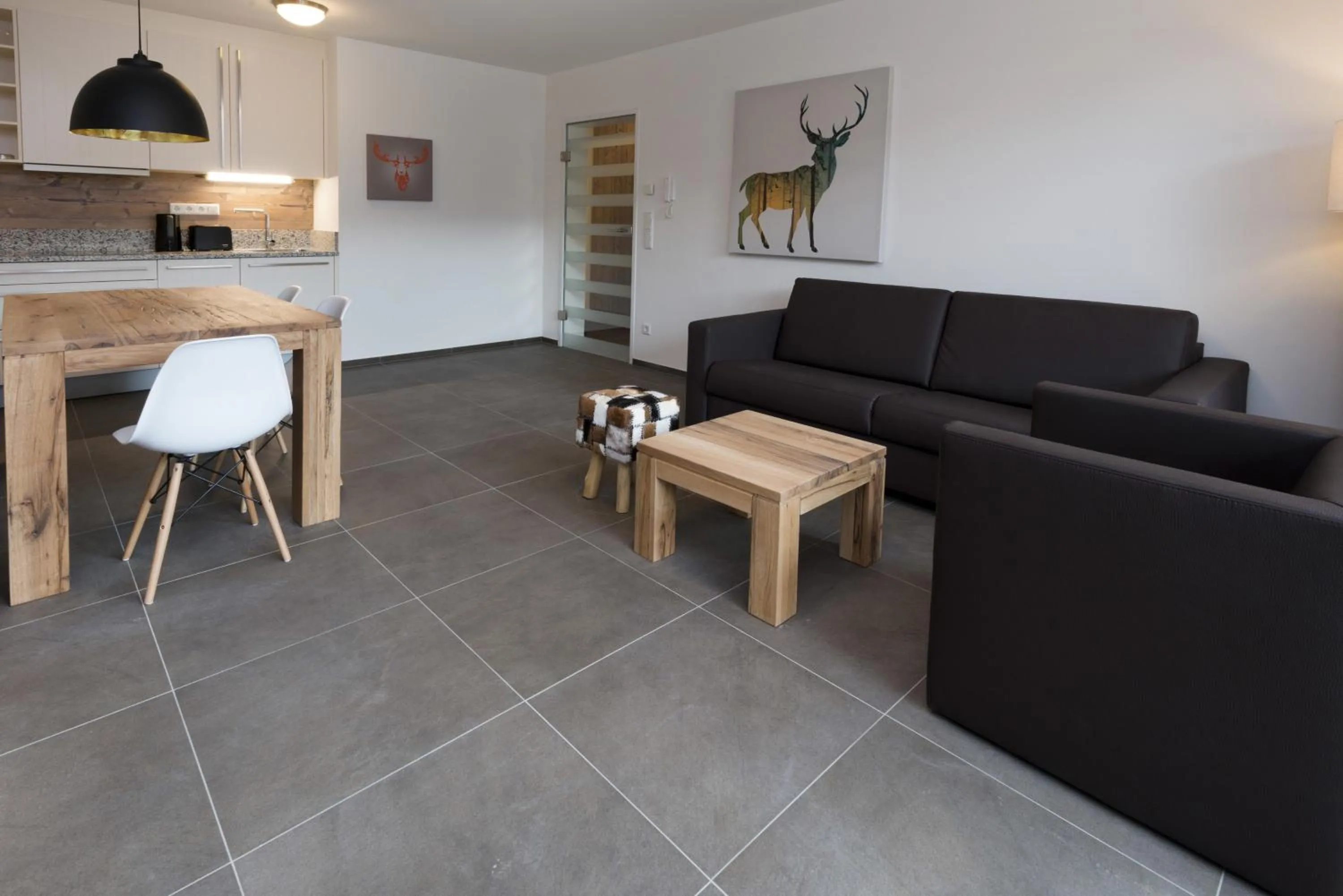 Kitchen or kitchenette in Ski & Golf Suites Zell am See by Alpin Rentals