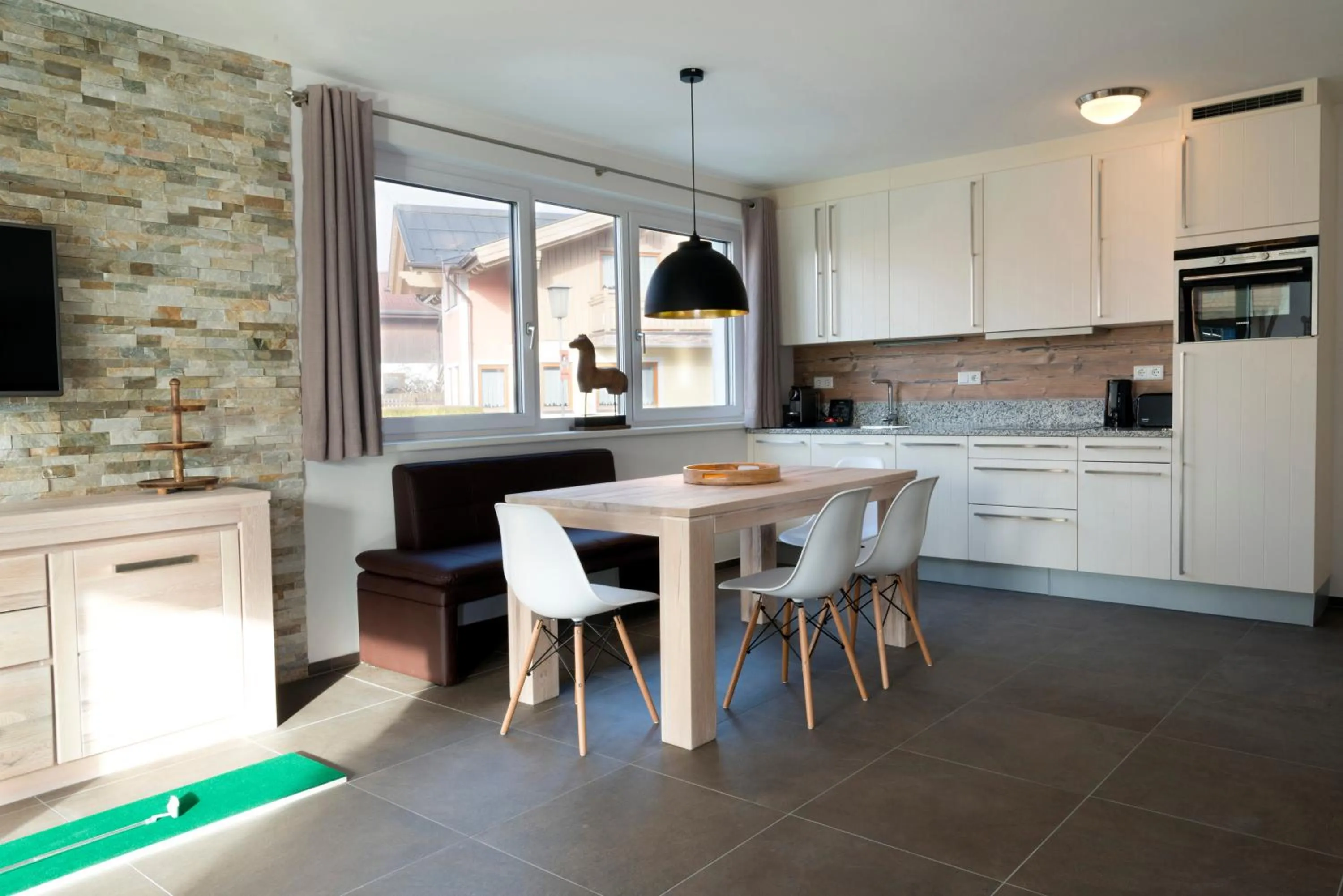 Kitchen or kitchenette in Ski & Golf Suites Zell am See by Alpin Rentals