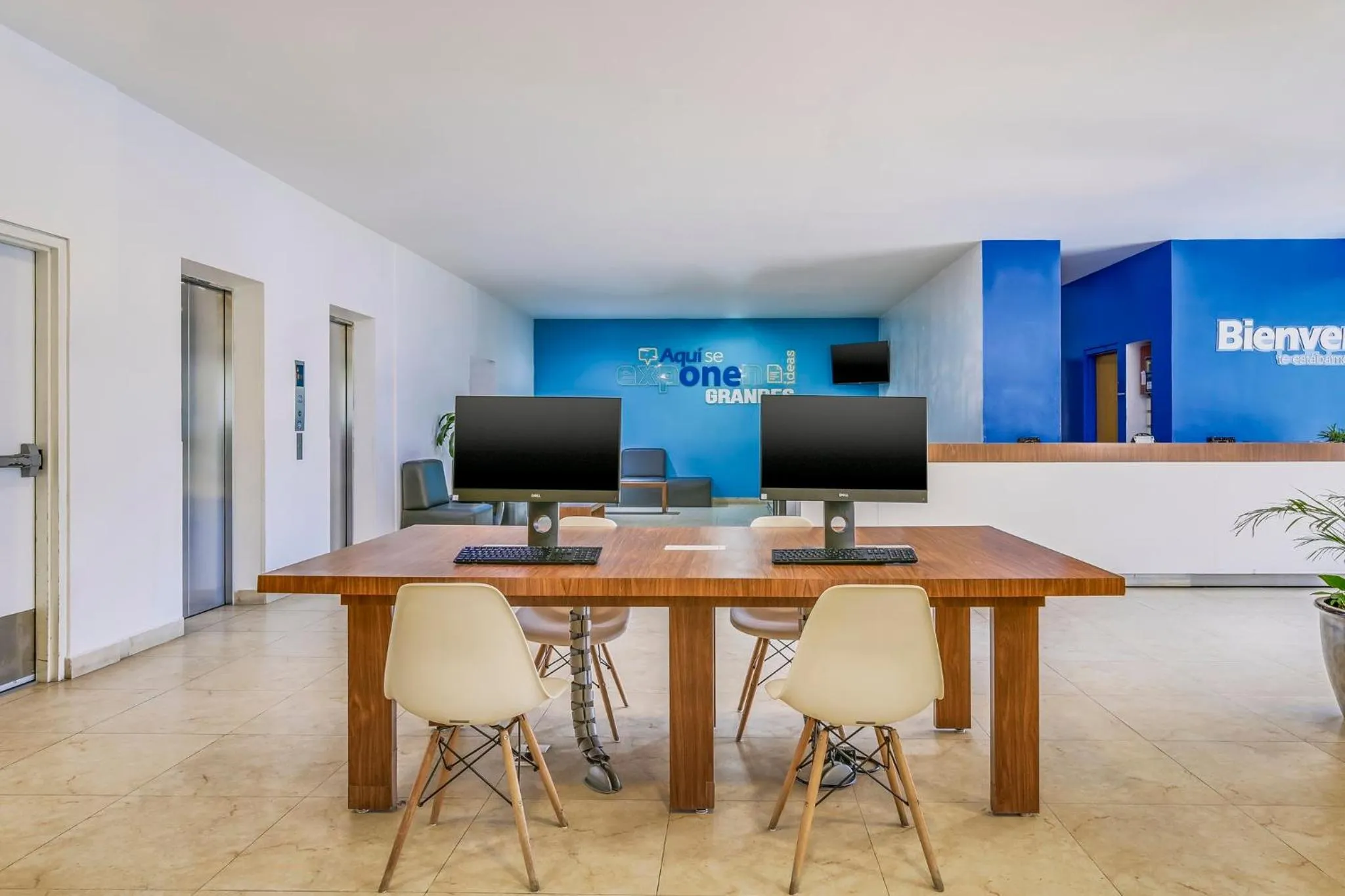 Business facilities in One Leon Poliforum