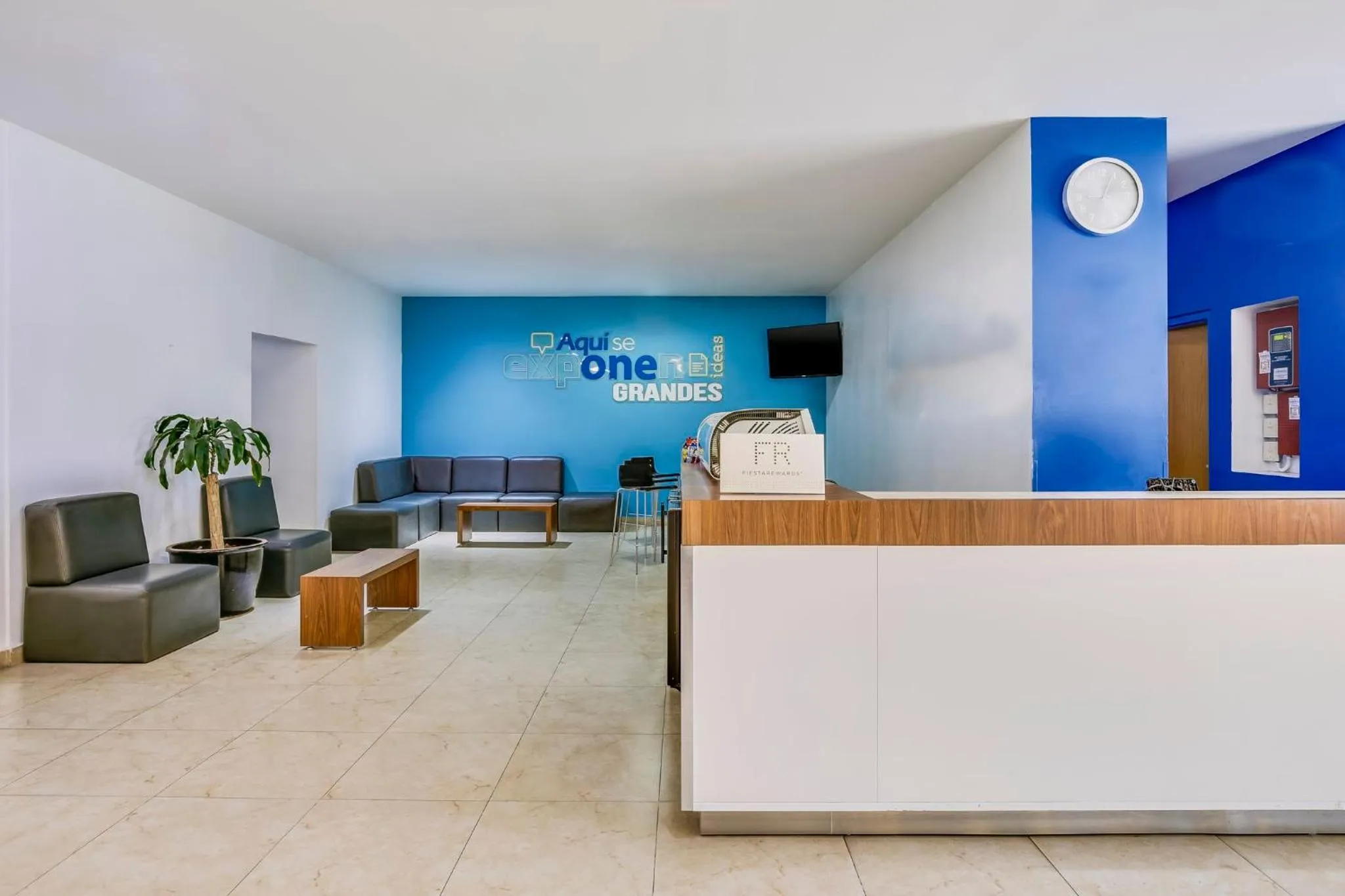 Lobby or reception in One Leon Poliforum