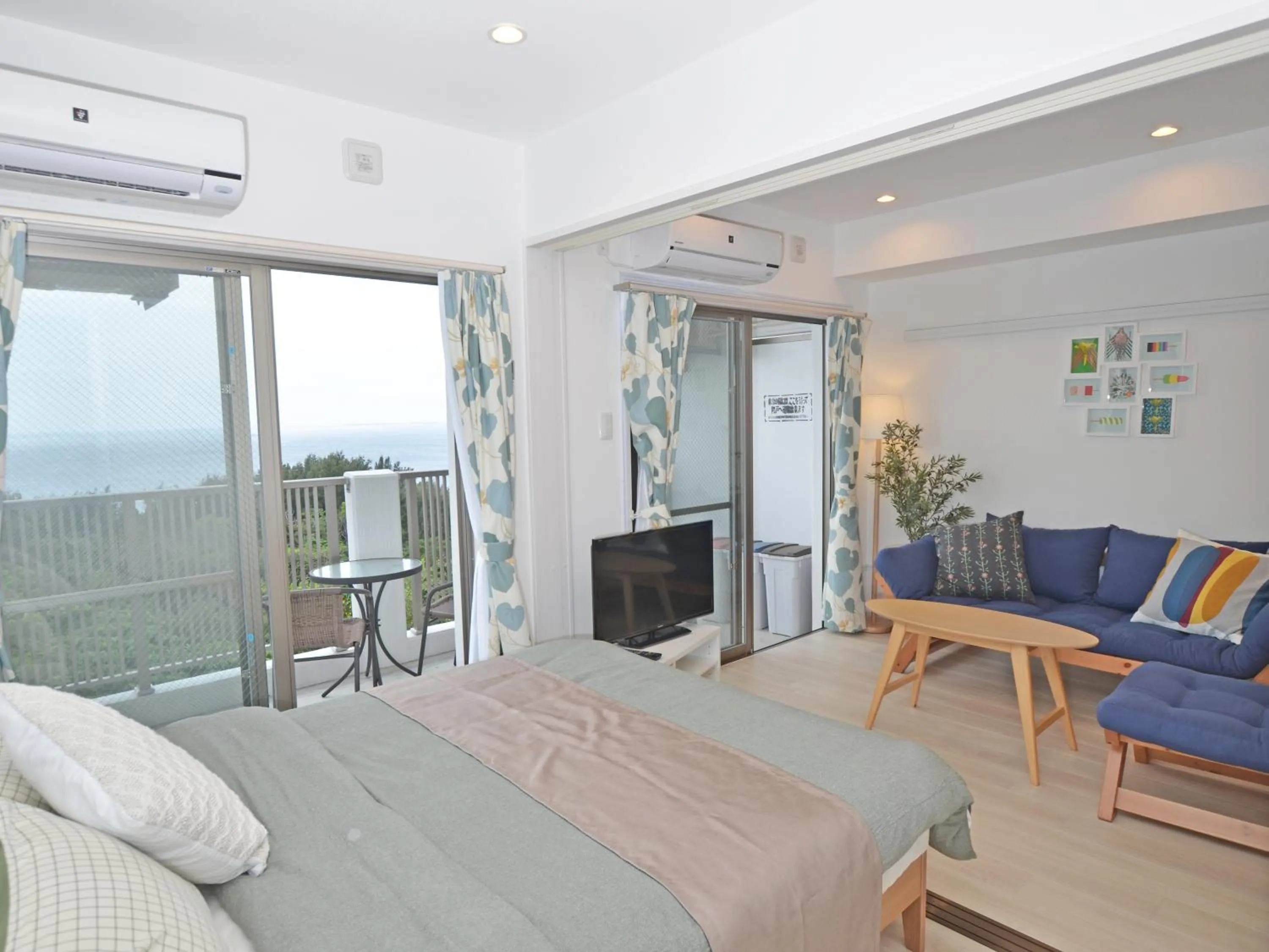 Living room, Bed in Churaumi Terrace