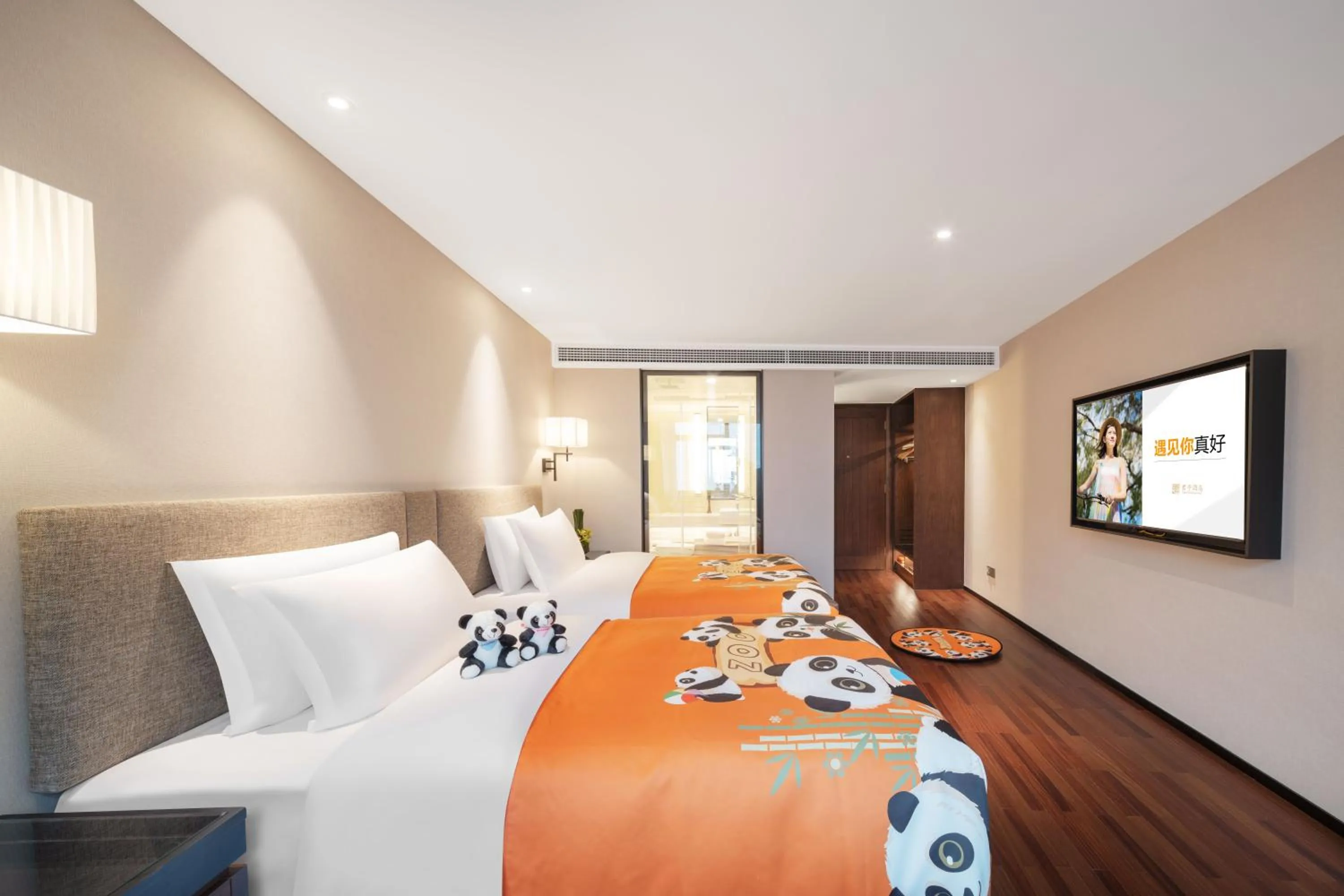 Photo of the whole room, Bed in SSAW Boutique Hotel Chongqing Jiefangbei