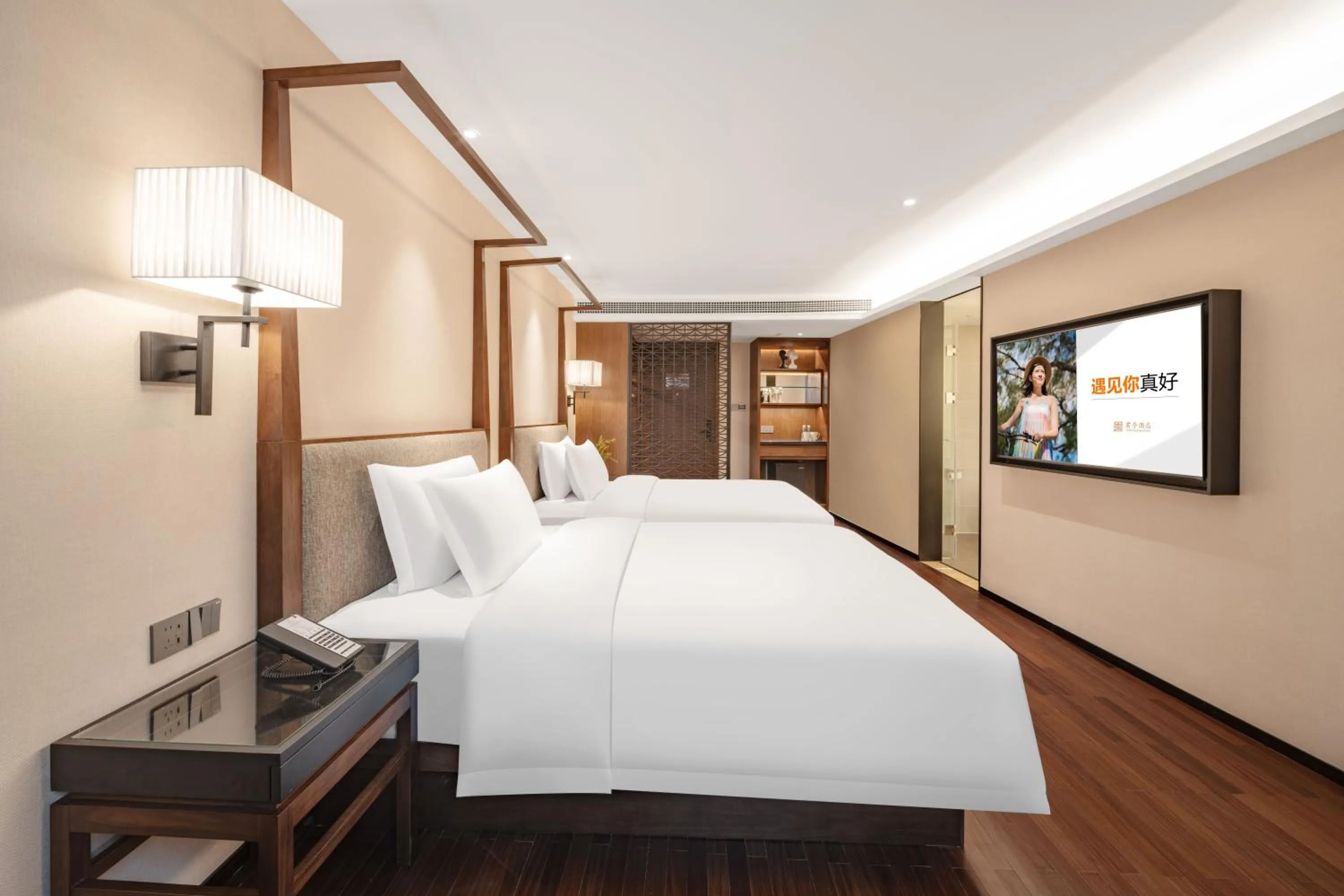 Photo of the whole room, Bed in SSAW Boutique Hotel Chongqing Jiefangbei