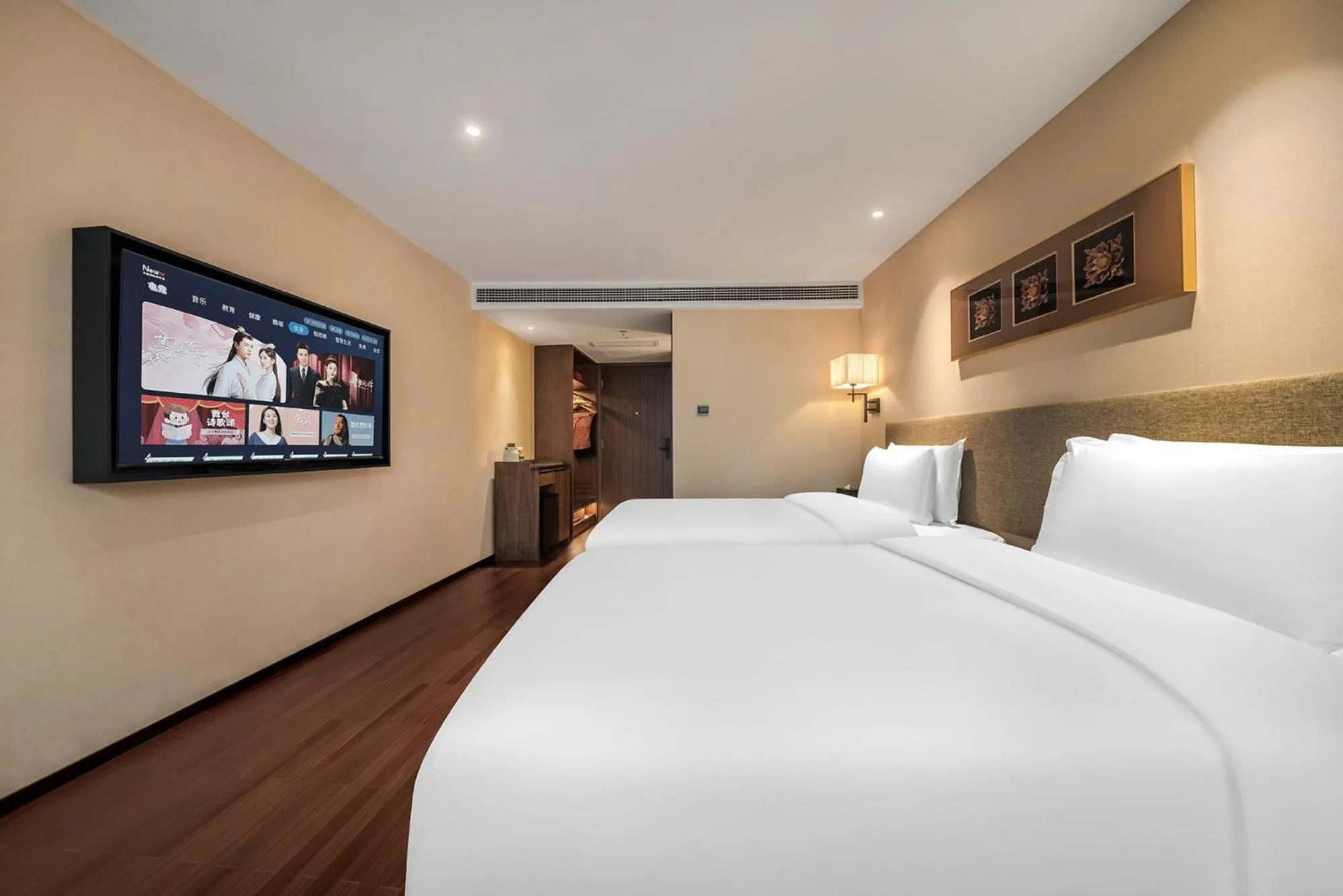 Bedroom, Bed in SSAW Boutique Hotel Chongqing Jiefangbei