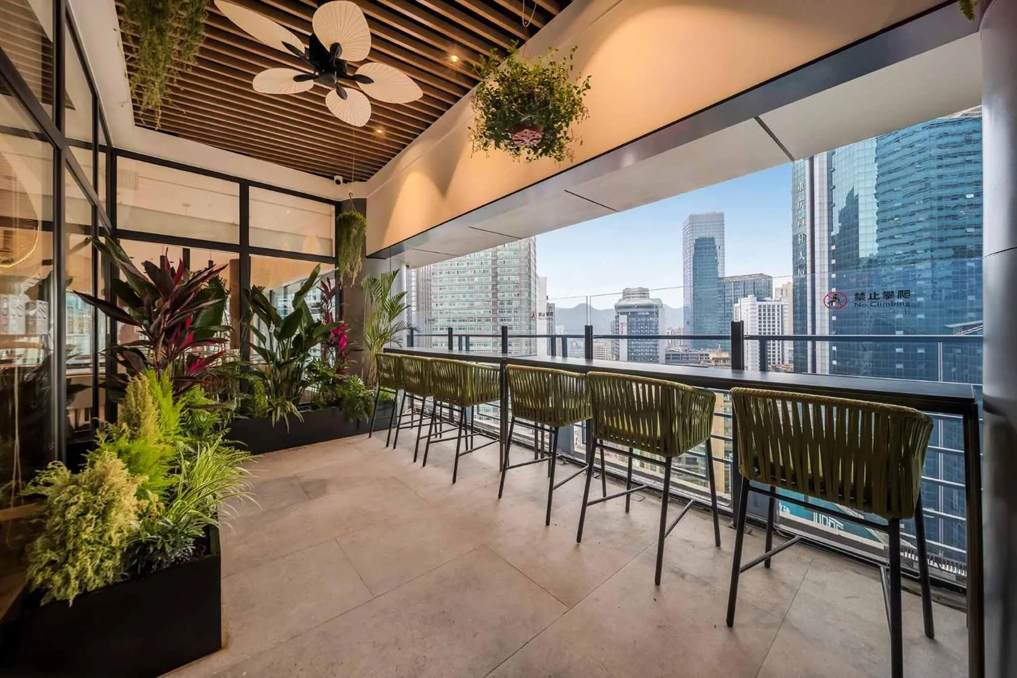 Balcony/Terrace in SSAW Boutique Hotel Chongqing Jiefangbei