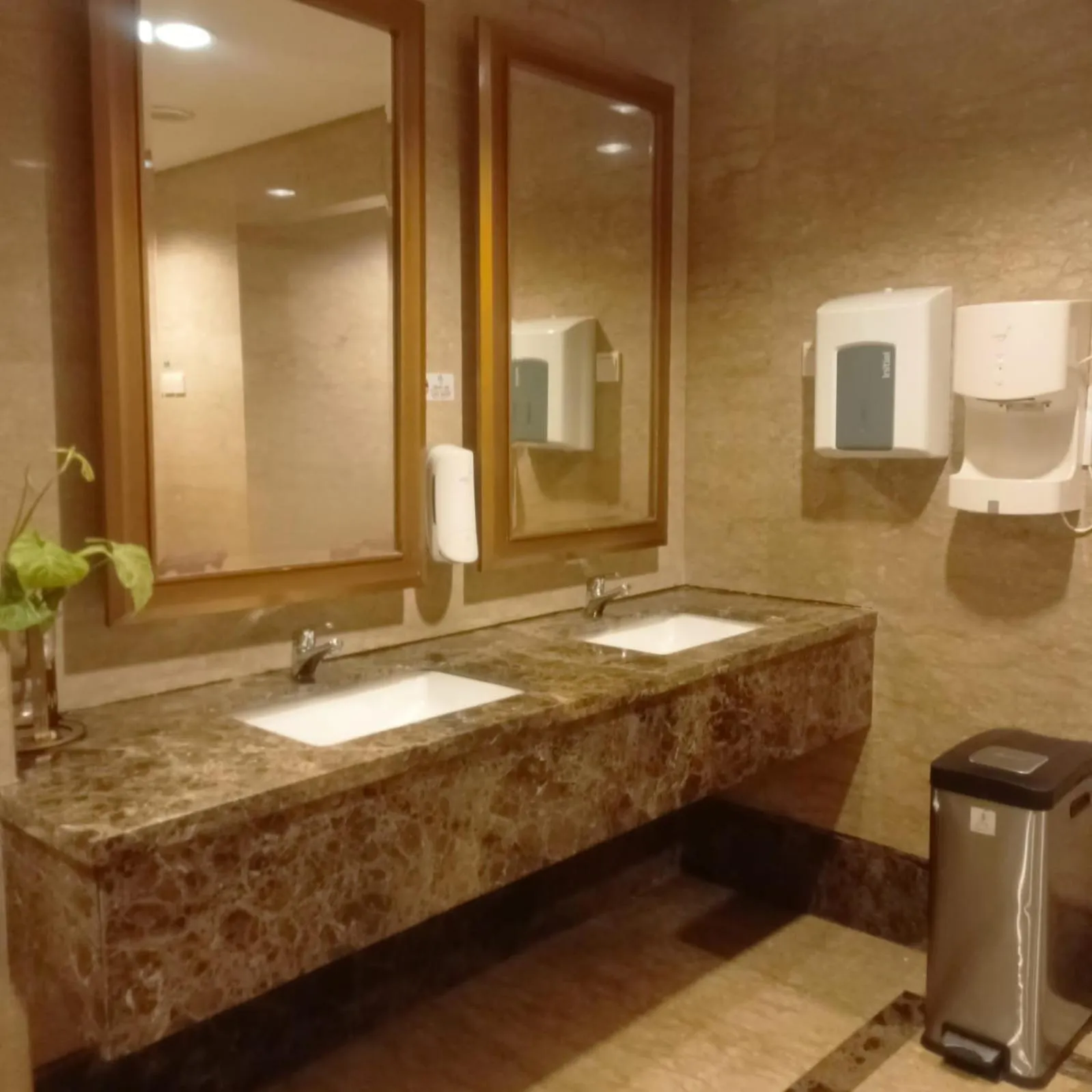 eL Royale Apartment by Faris Property