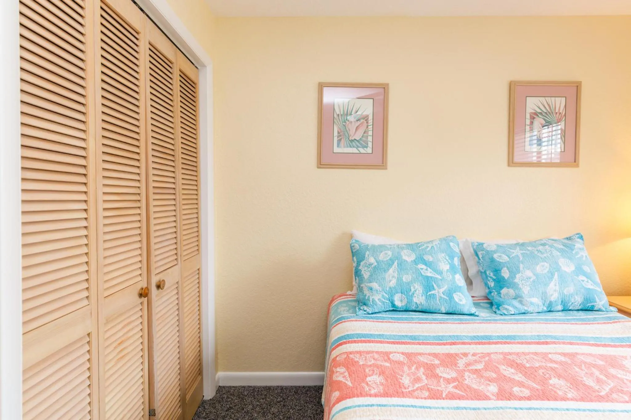 Bed in Sea Scape Beach and Golf Villas