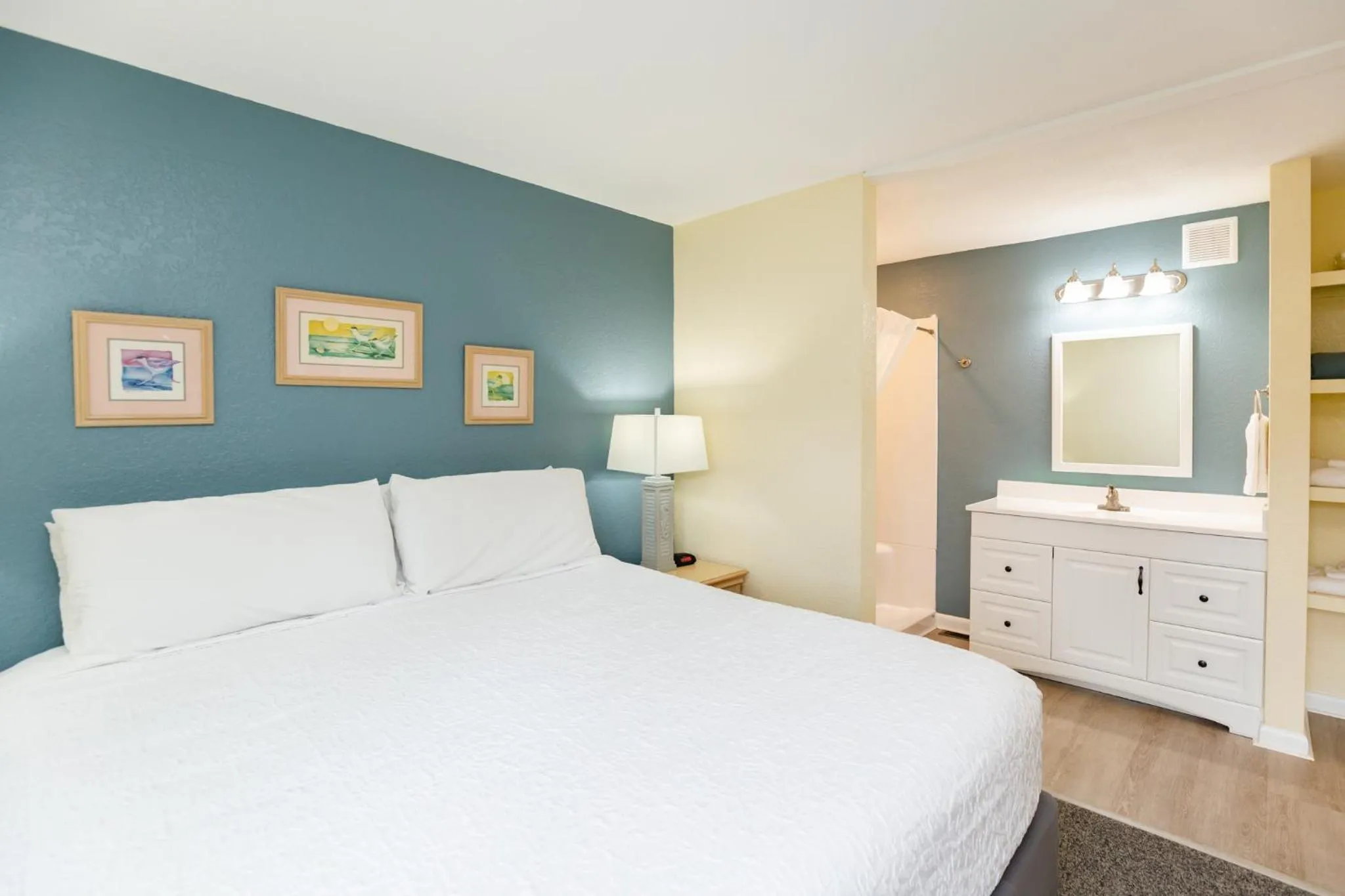 Bed in Sea Scape Beach and Golf Villas