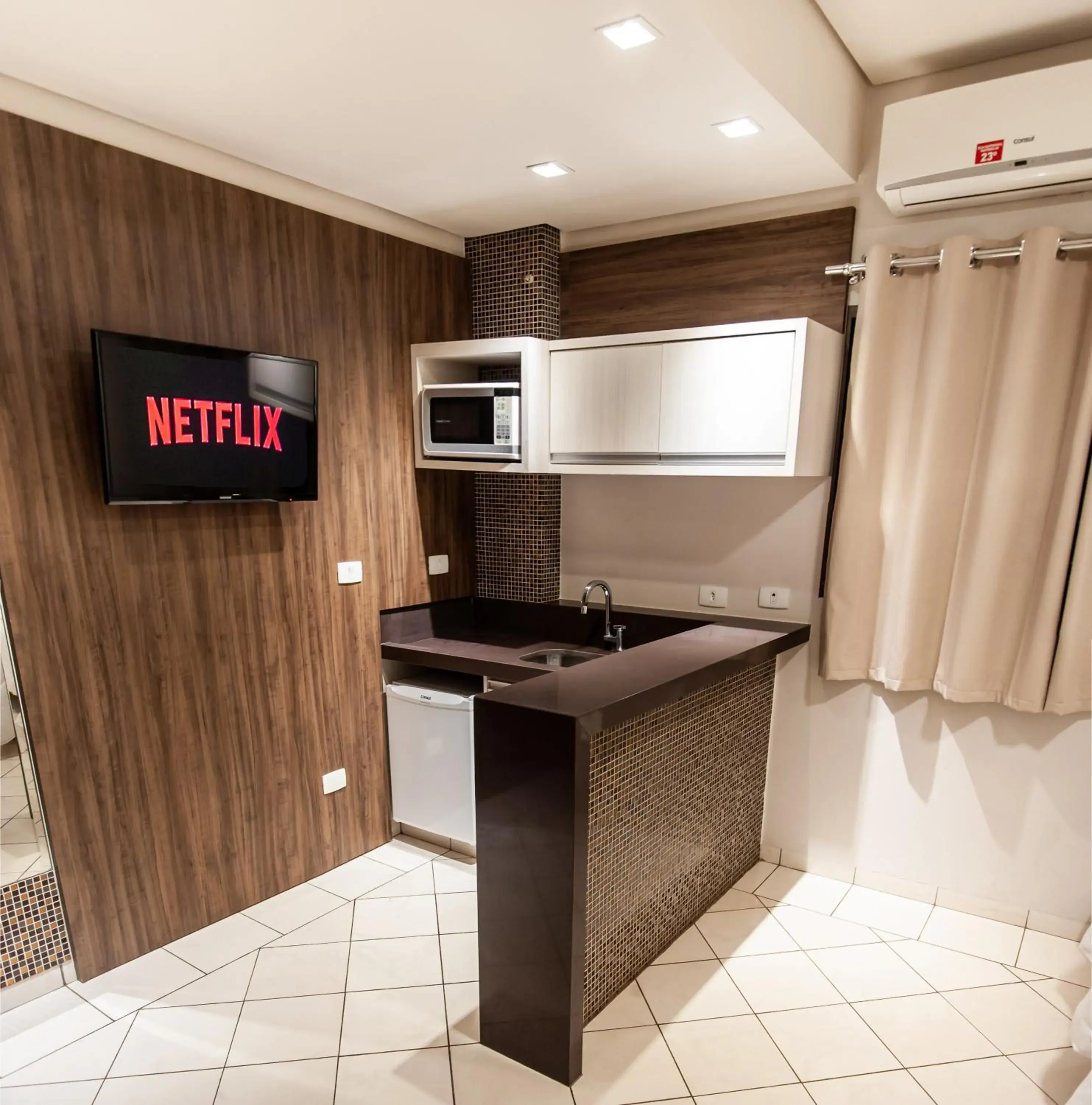 Luxury Quadruple Room in London Hotel Londrina Luxury Quadruple Room in London Hotel Londrina