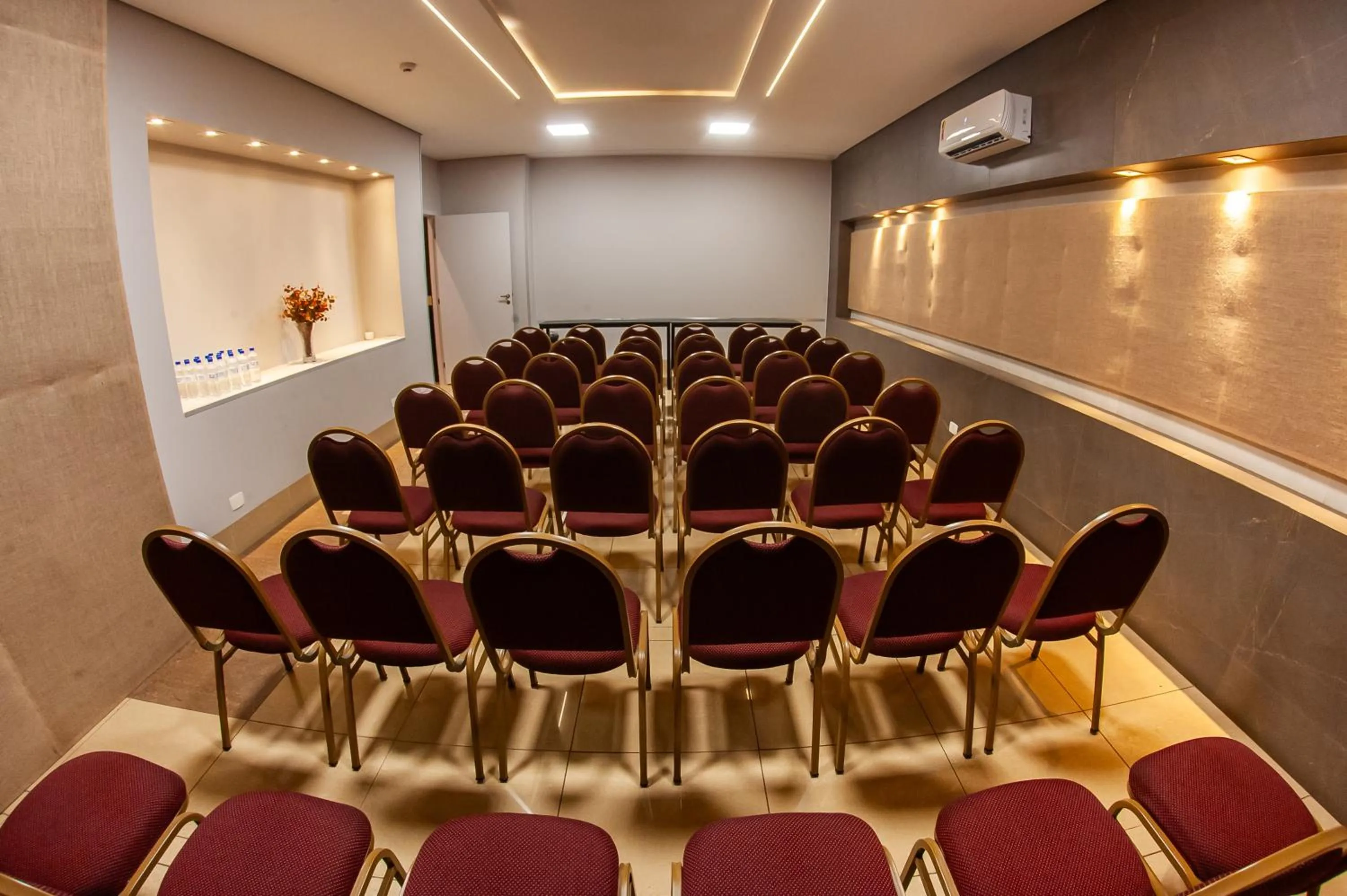 Meeting/conference room in London Hotel Londrina