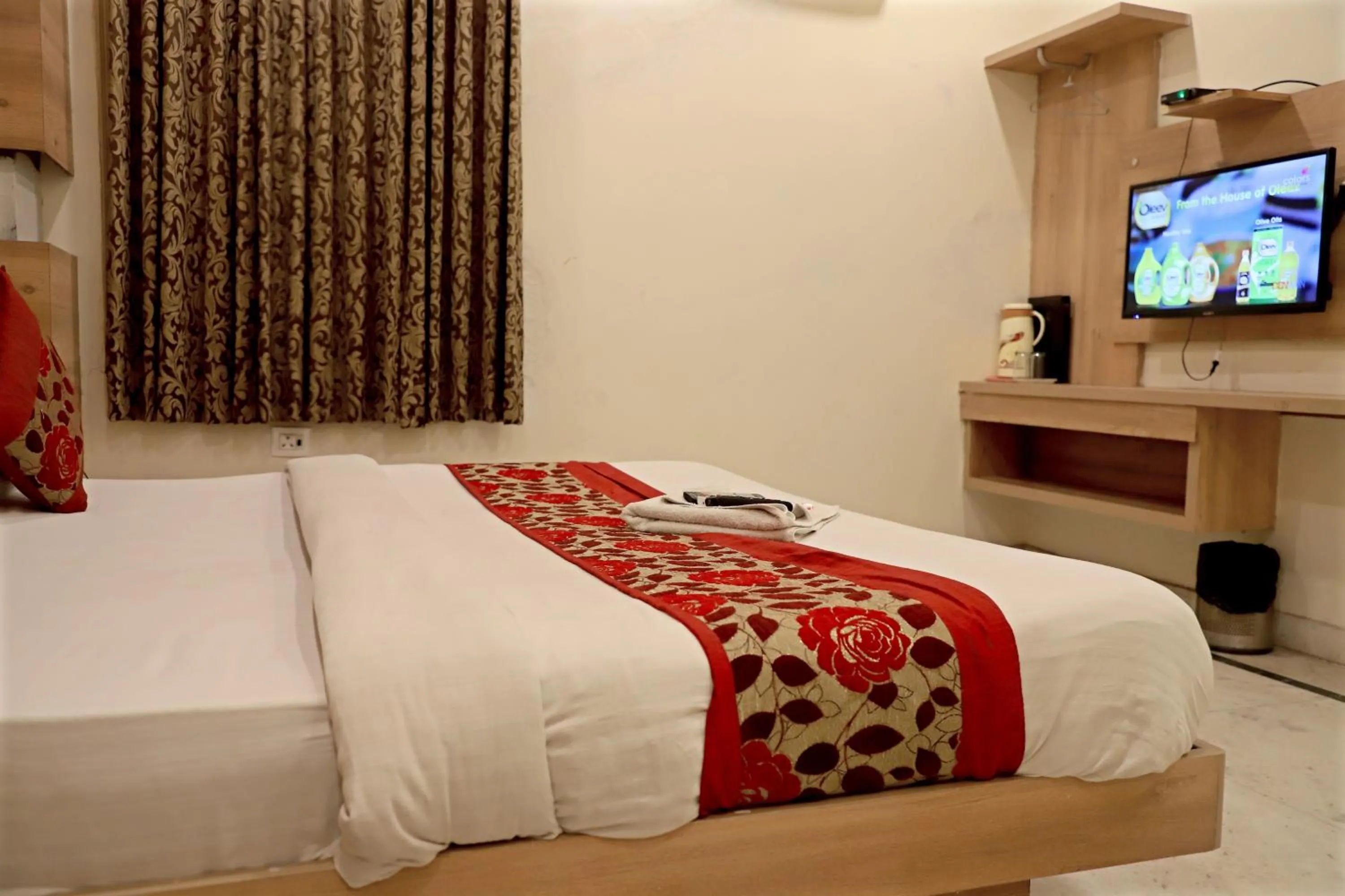 Bed in Hotel Klick International - 2 Min Walking From New Delhi Railway Station