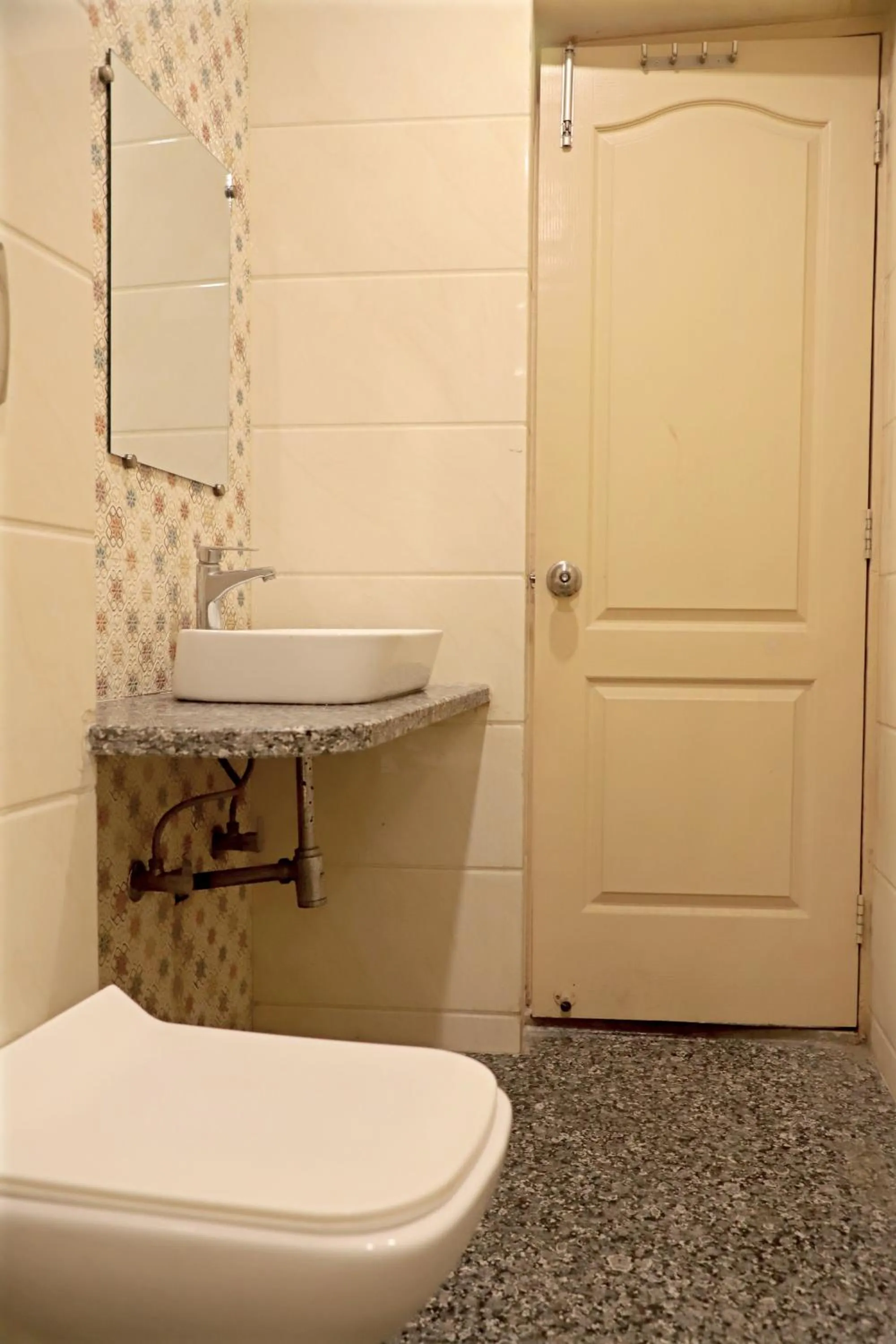 Toilet in Hotel Klick International - 2 Min Walking From New Delhi Railway Station