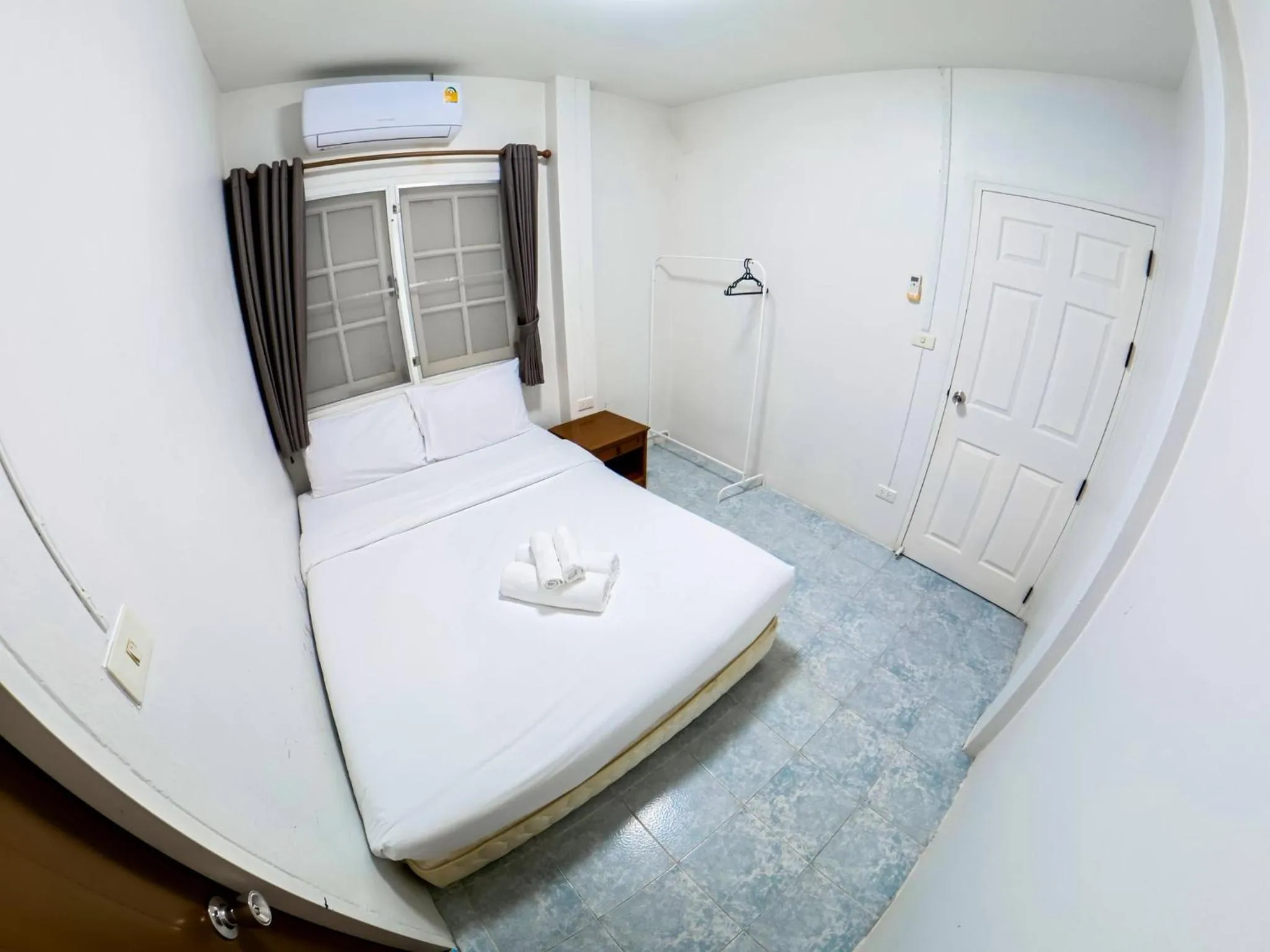 Bedroom, Bed in Luna Hut Resort